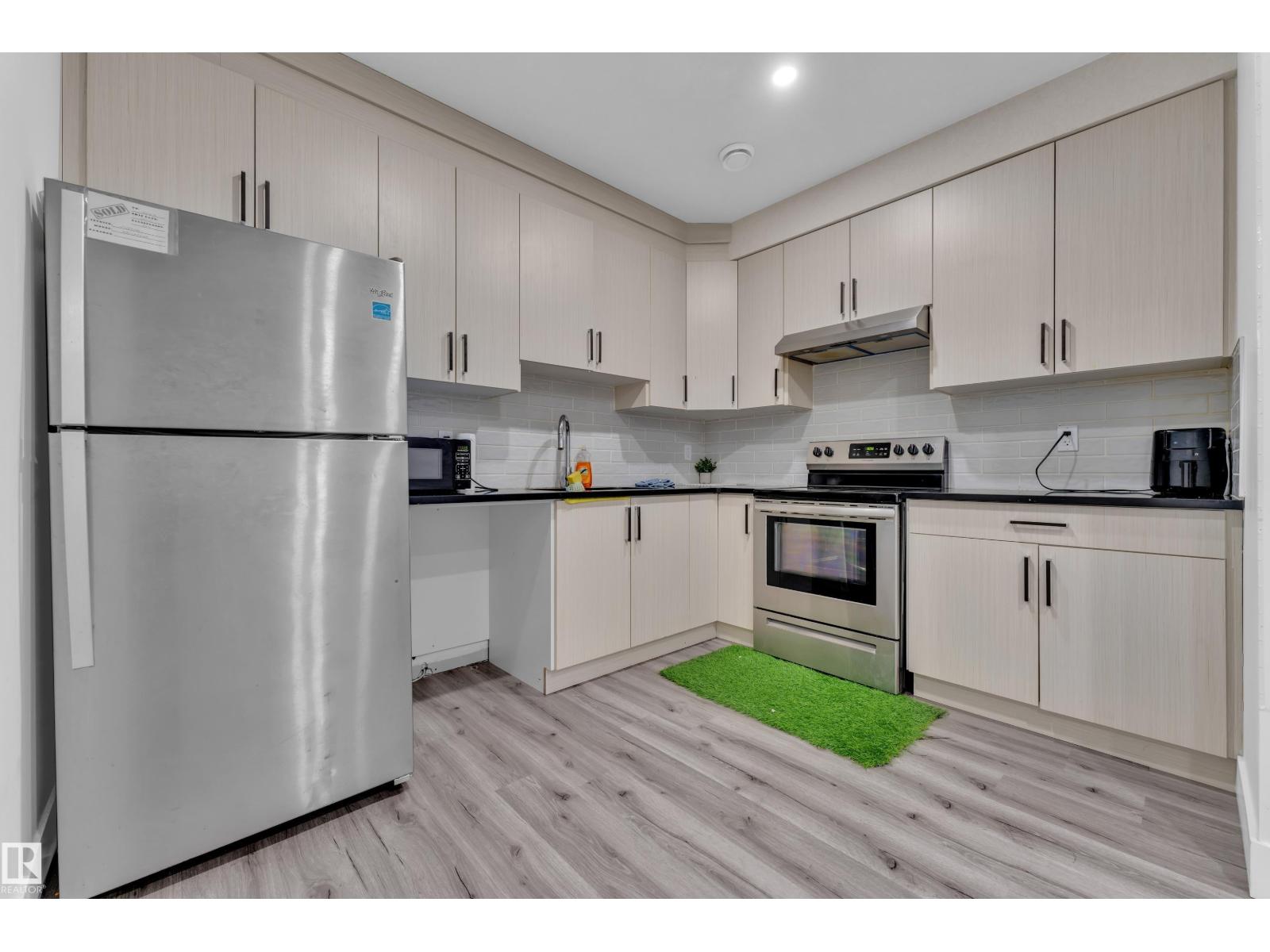 5213 22A AV SW, Edmonton