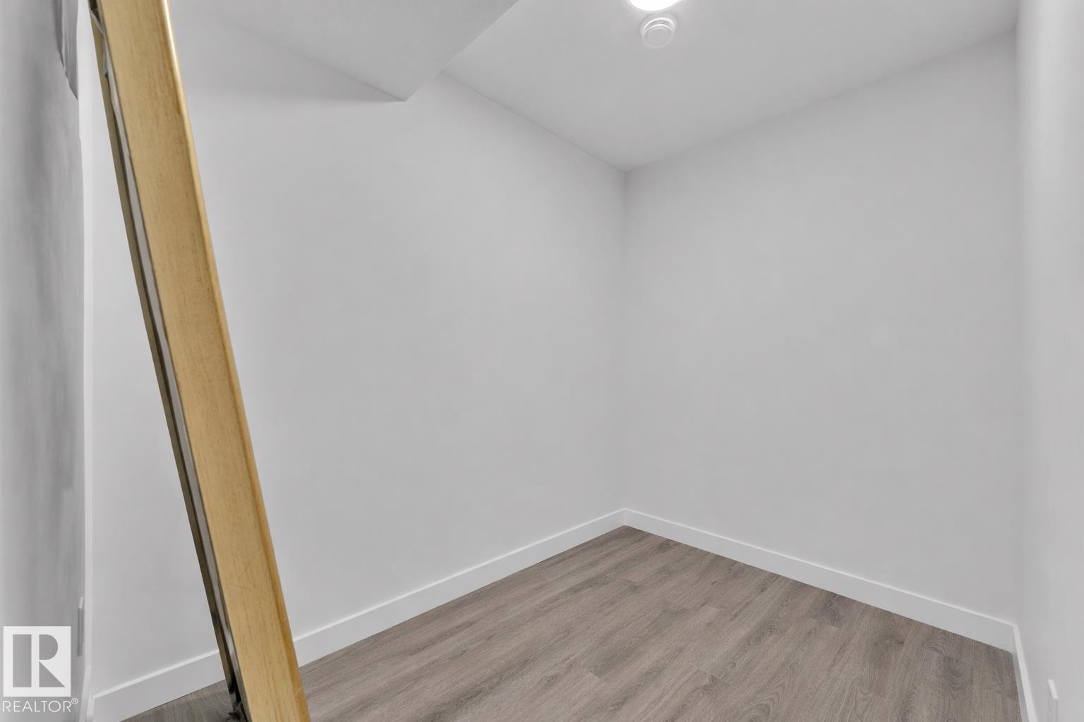 5213 22A AV SW, Edmonton