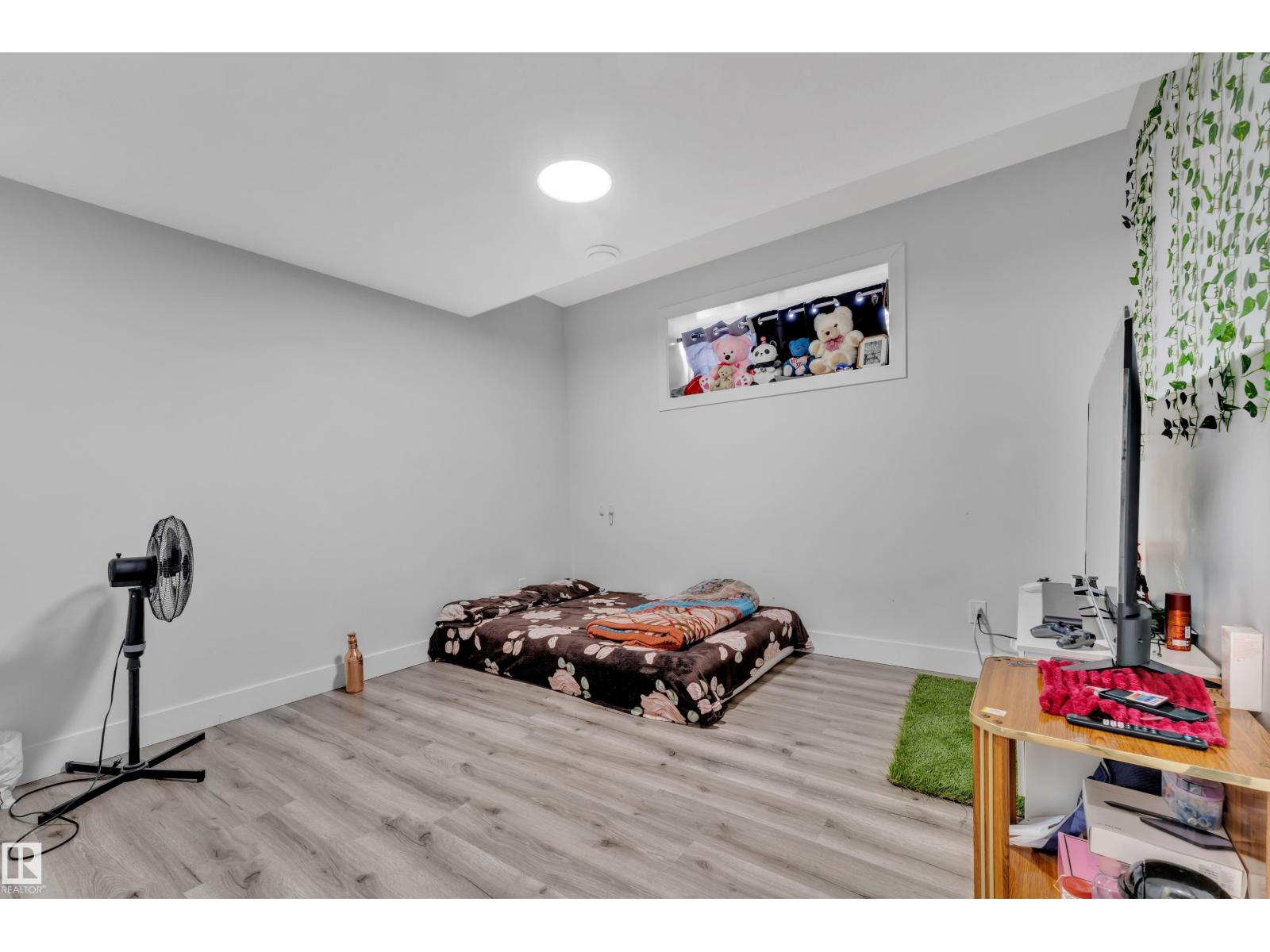 5213 22A AV SW, Edmonton