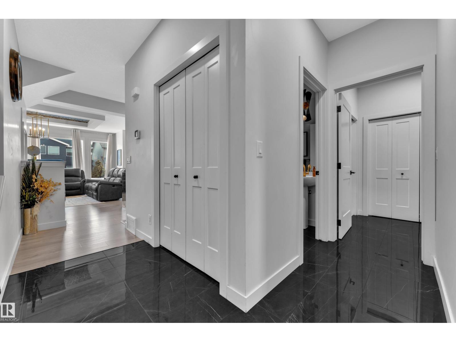 5213 22A AV SW, Edmonton