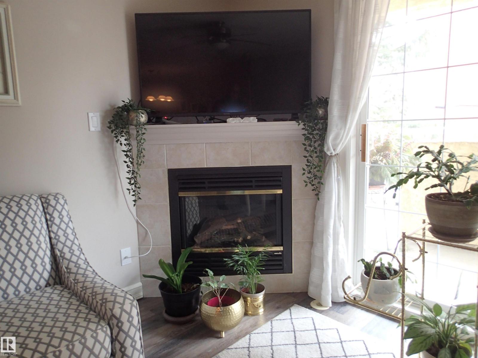 #206 10208 120 ST NW, Edmonton