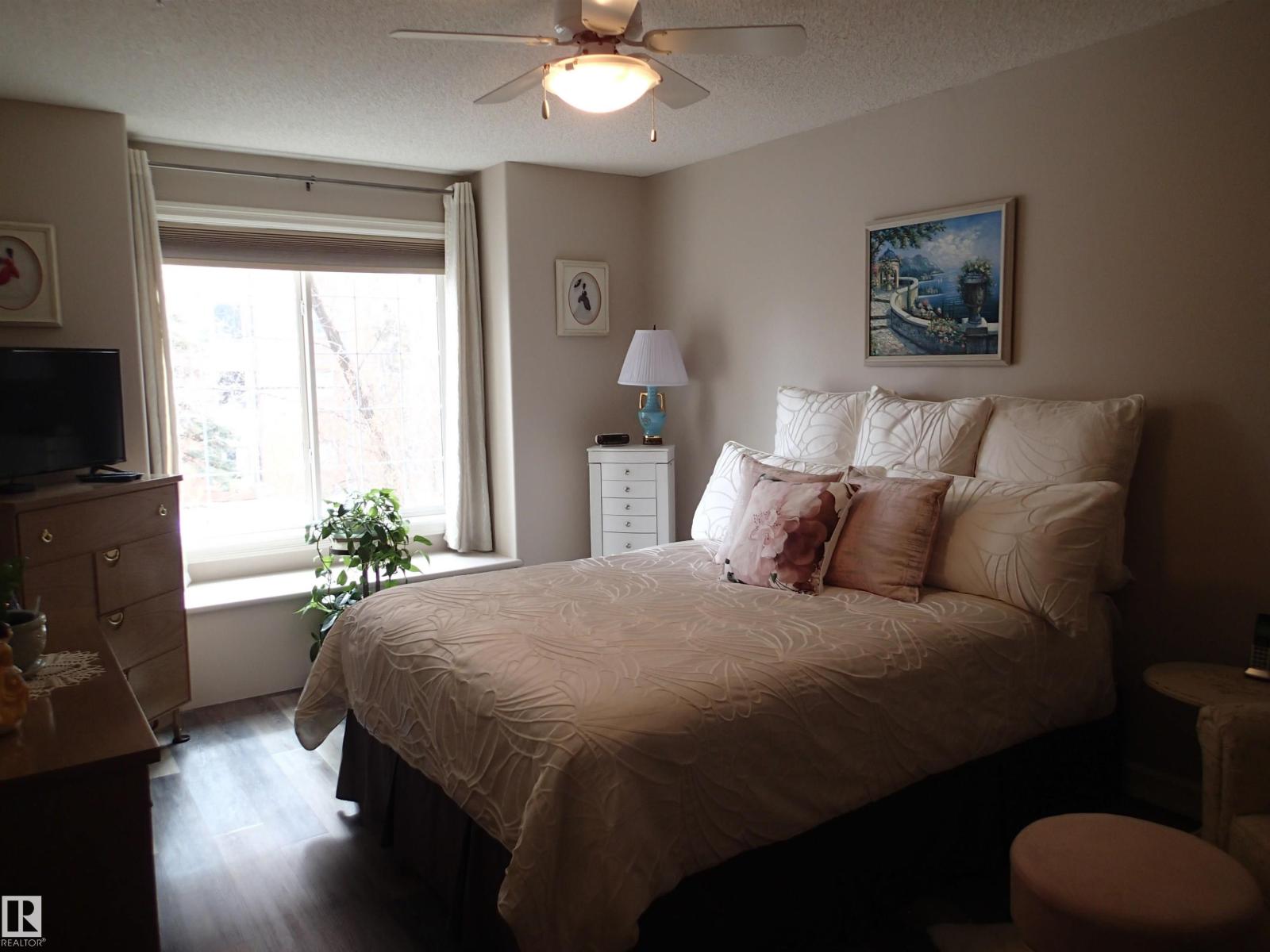 #206 10208 120 ST NW, Edmonton