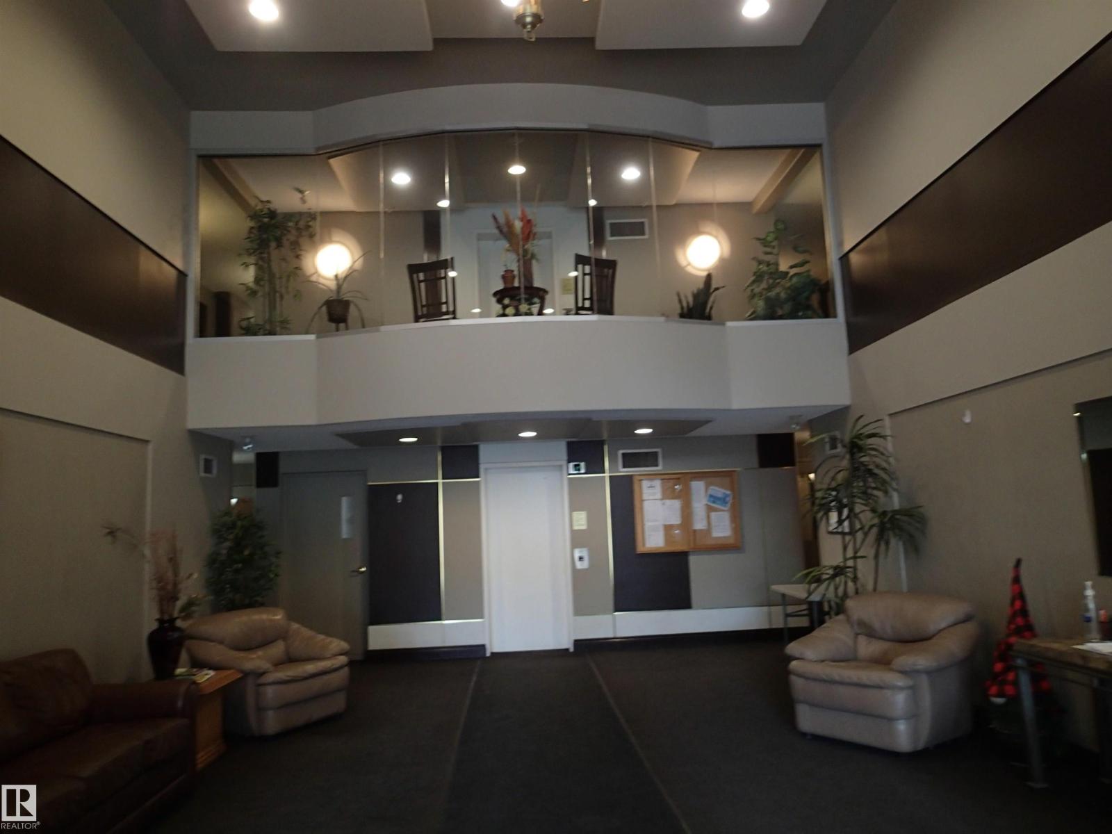 #206 10208 120 ST NW, Edmonton