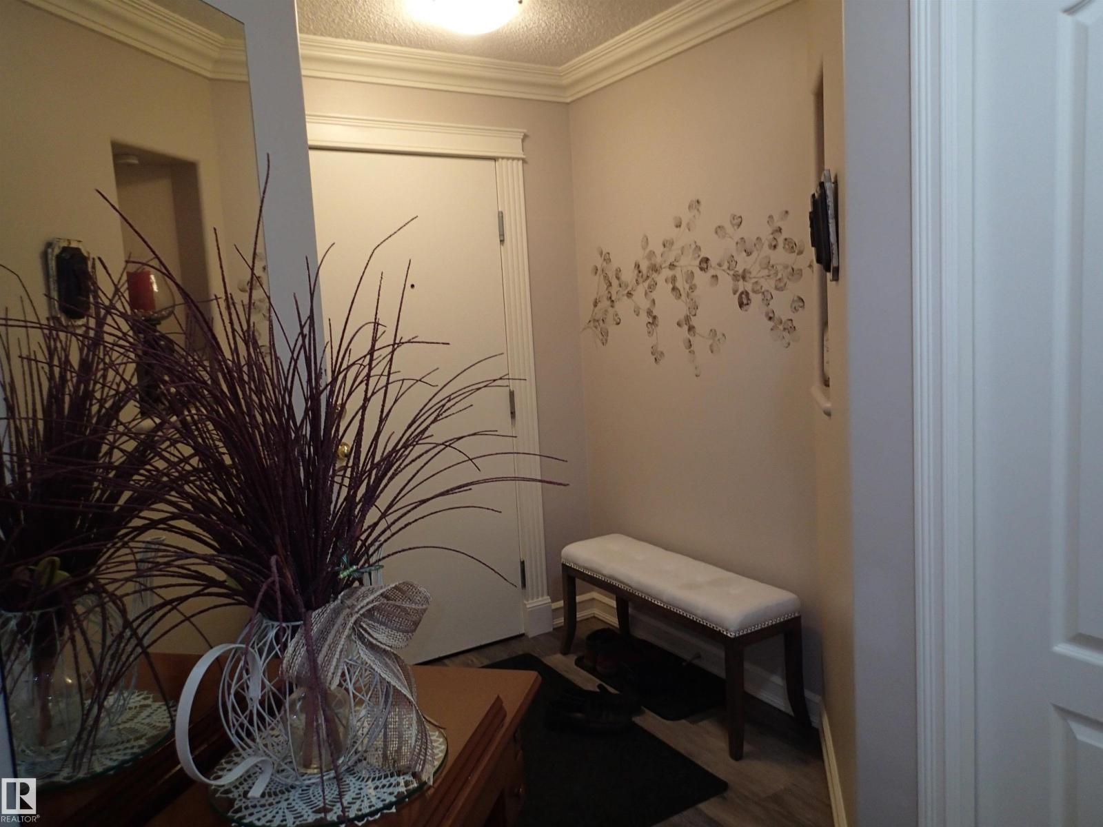 #206 10208 120 ST NW, Edmonton