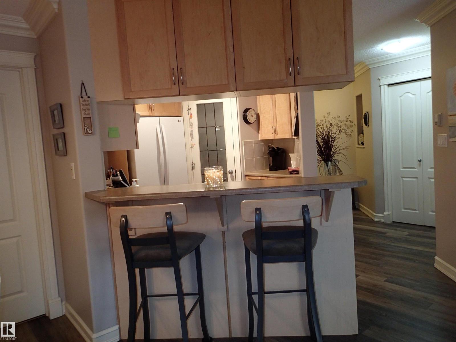 #206 10208 120 ST NW, Edmonton