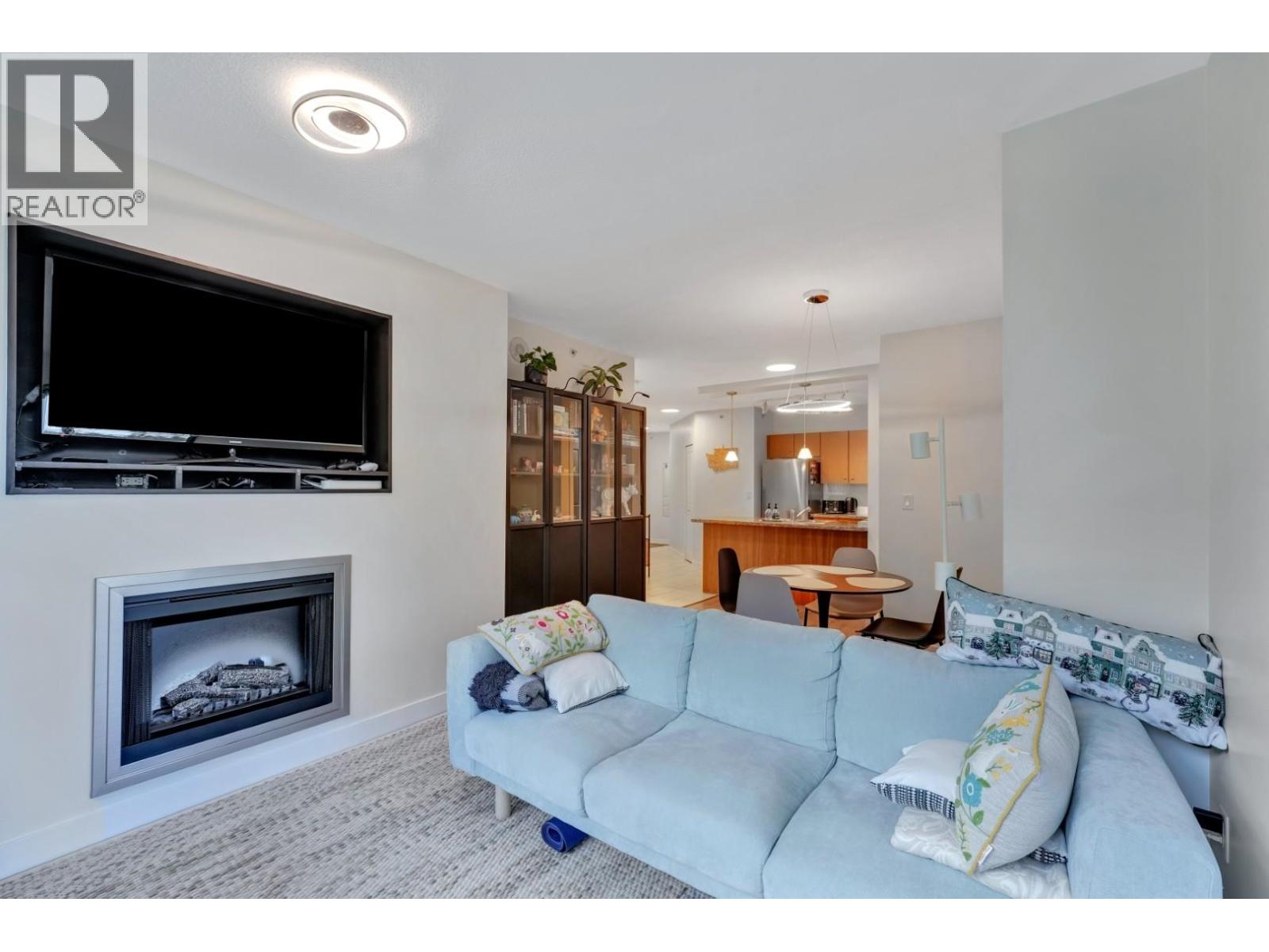 304 511 ROCHESTER AVENUE, Coquitlam