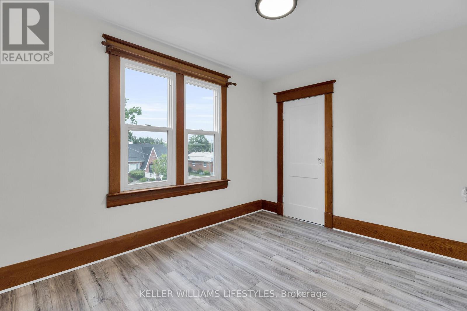 95 JOHN STREET E Property Photo