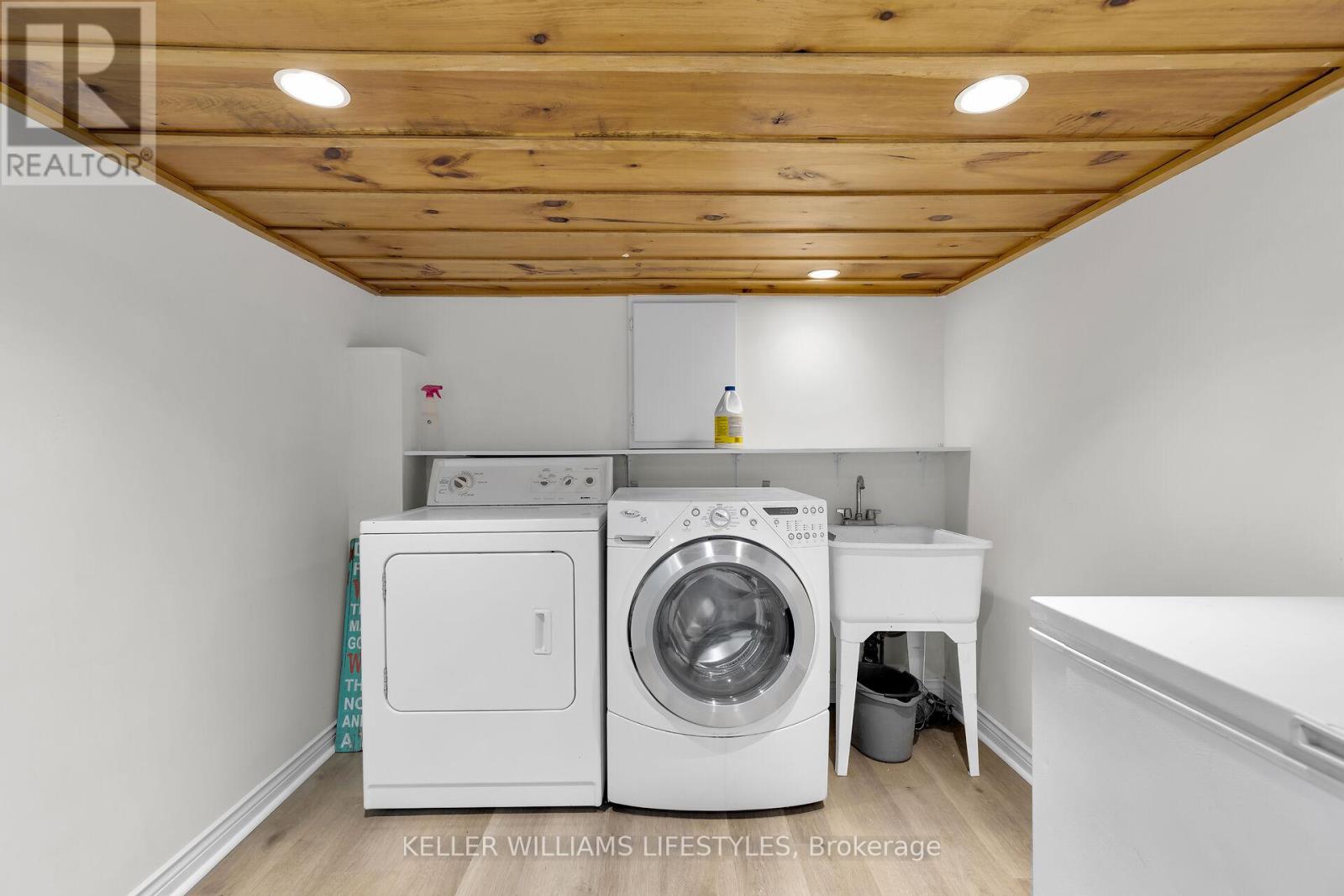 95 JOHN STREET E Property Photo