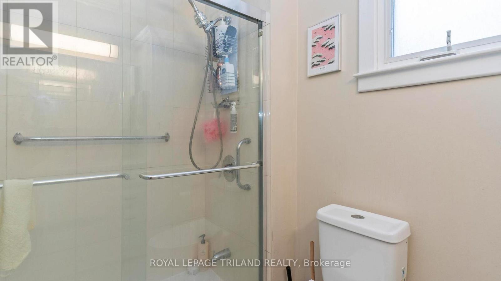 114 ELMWOOD AVENUE E Property Photo