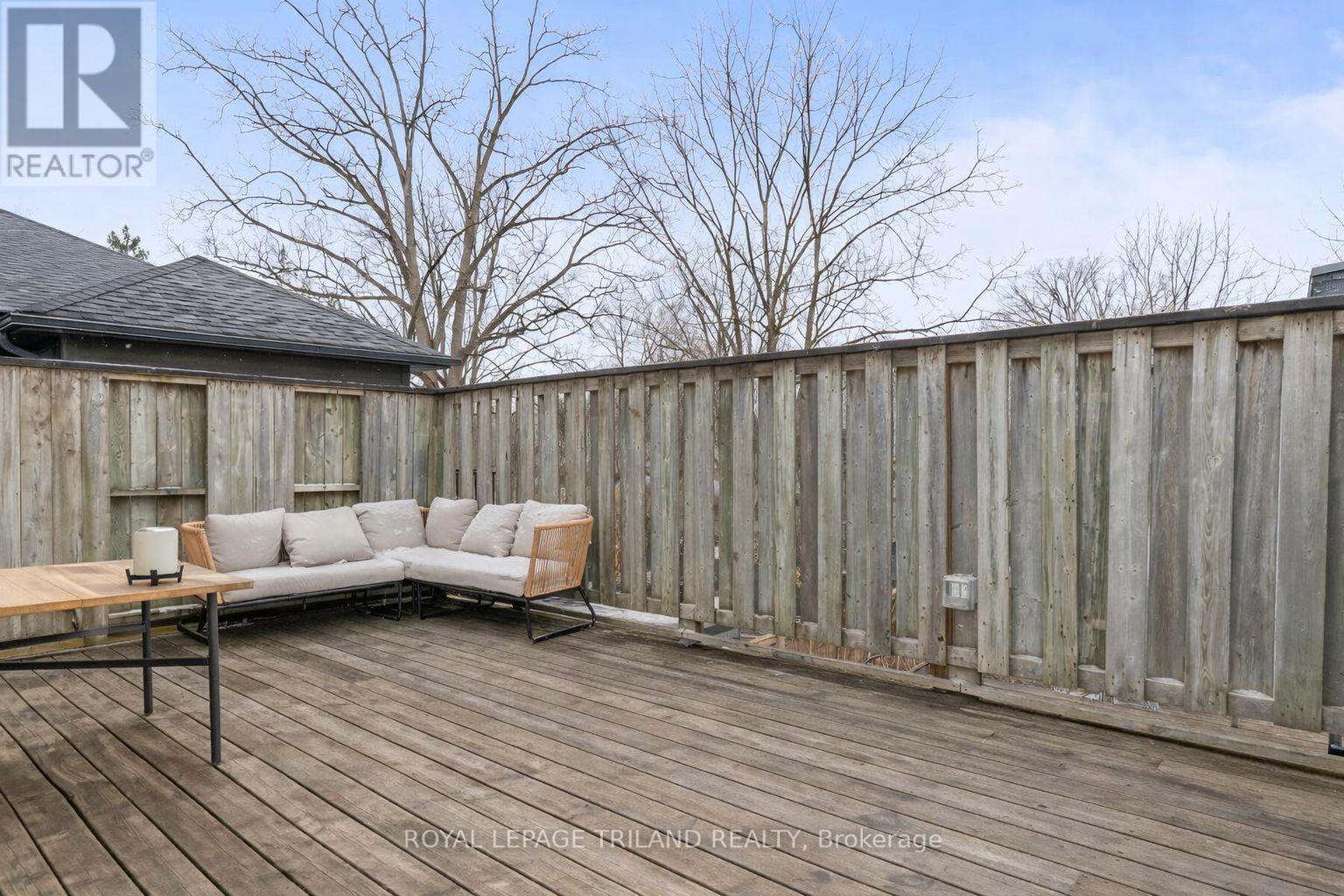 114 ELMWOOD AVENUE E Property Photo