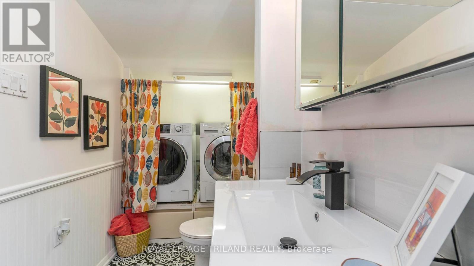 114 ELMWOOD AVENUE E Property Photo