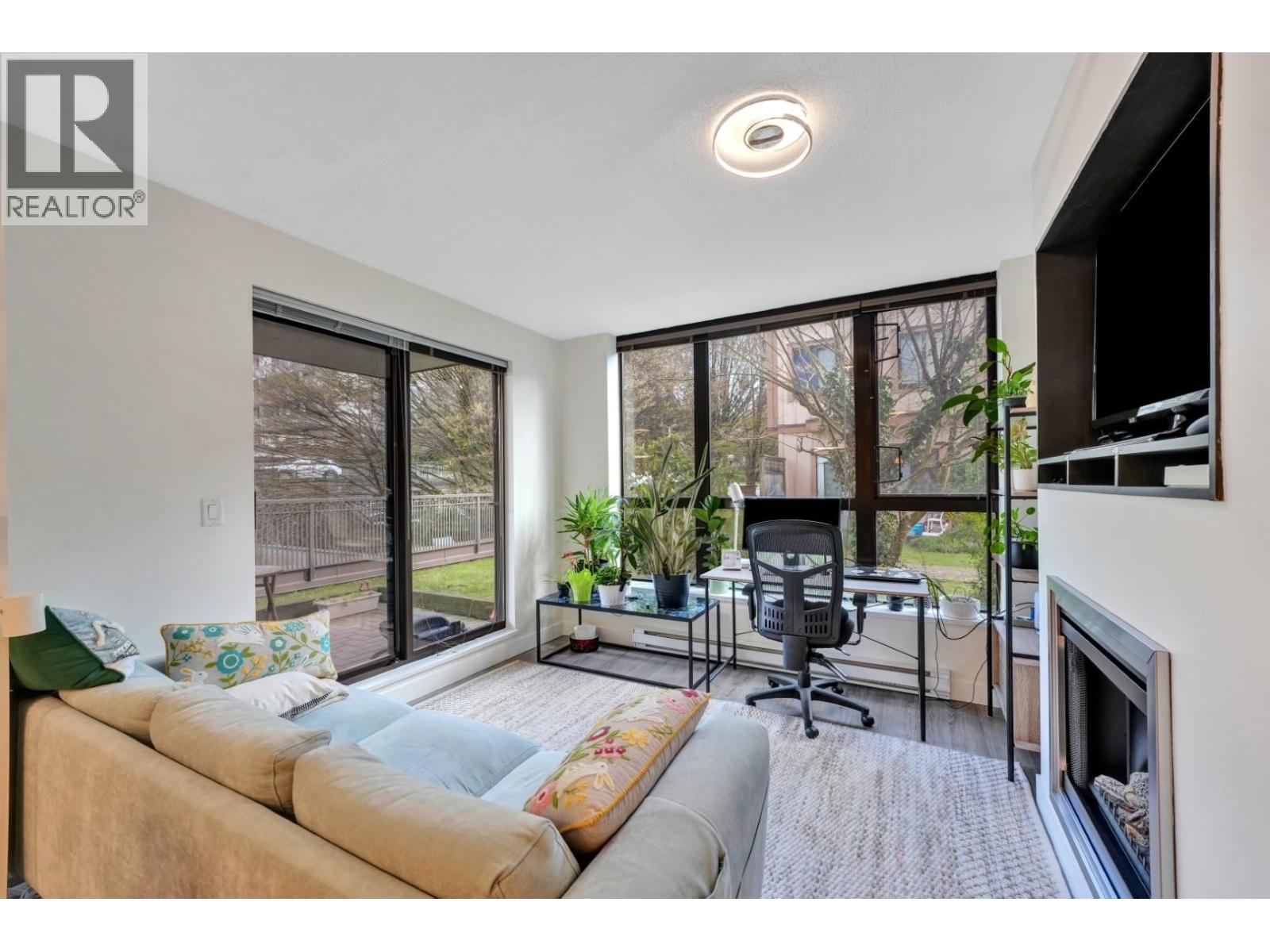 304 511 ROCHESTER AVENUE, Coquitlam