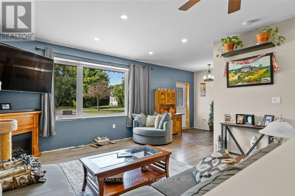 108 DUNDAS STREET - 17