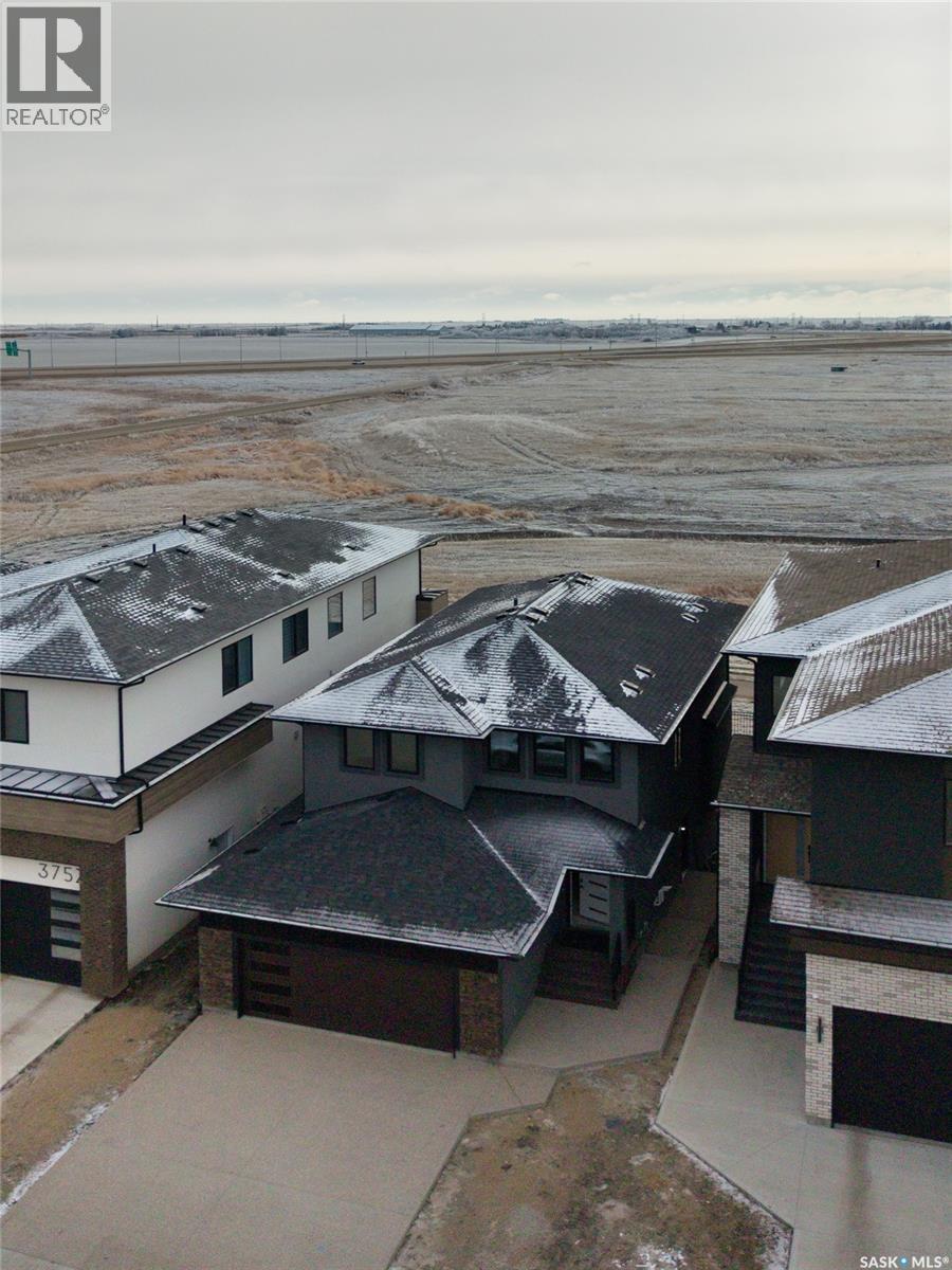 3748 Gee CRESCENT - 2