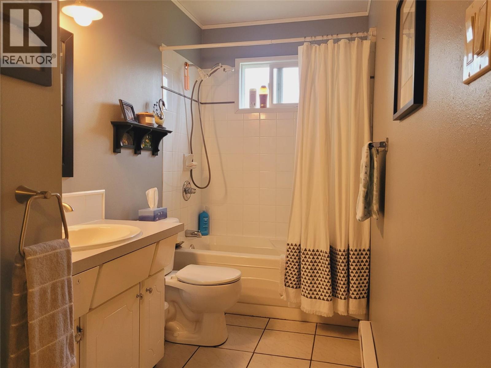 1249 THOMPSON DRIVE - 17