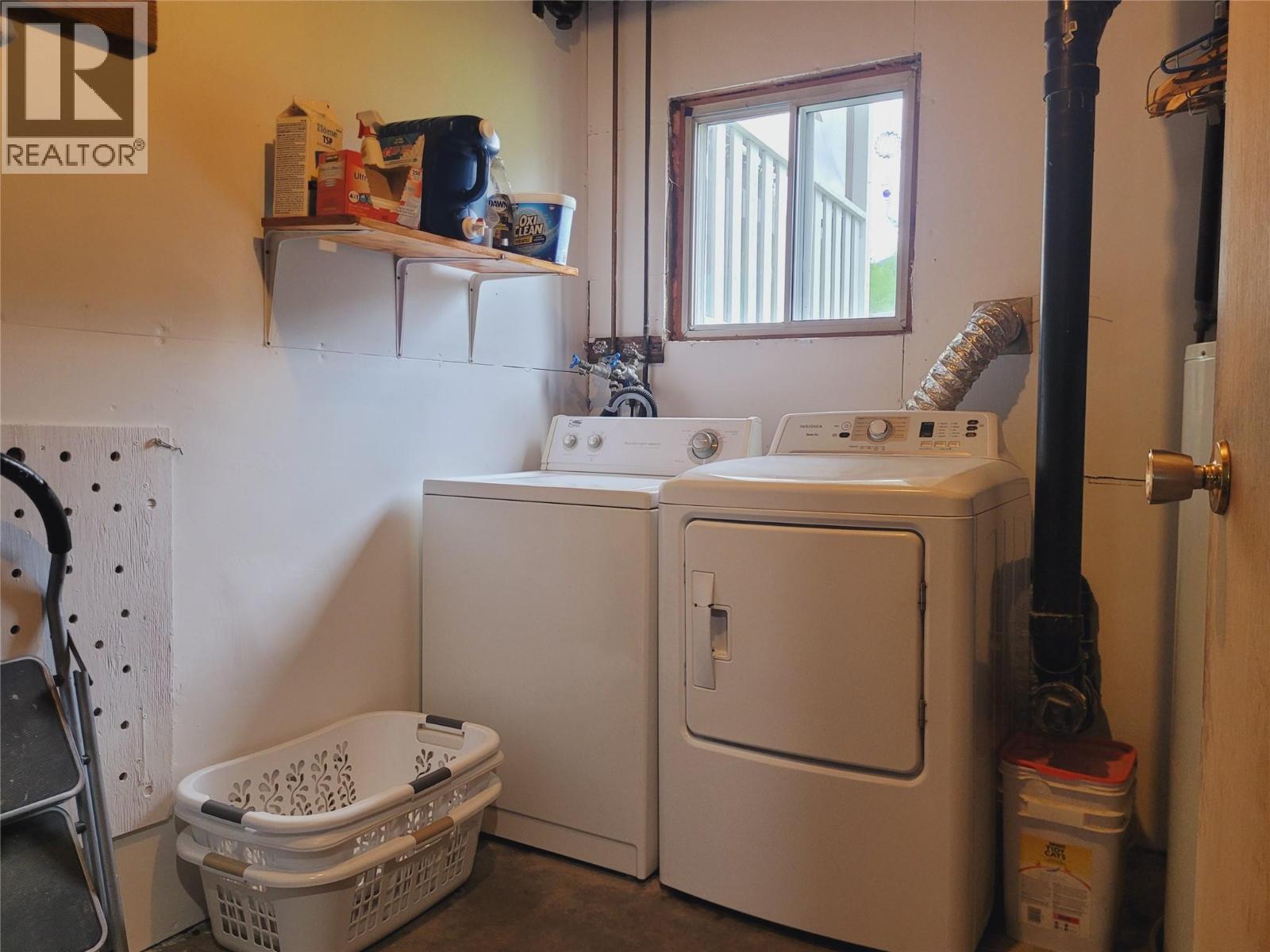 1249 THOMPSON DRIVE - 23