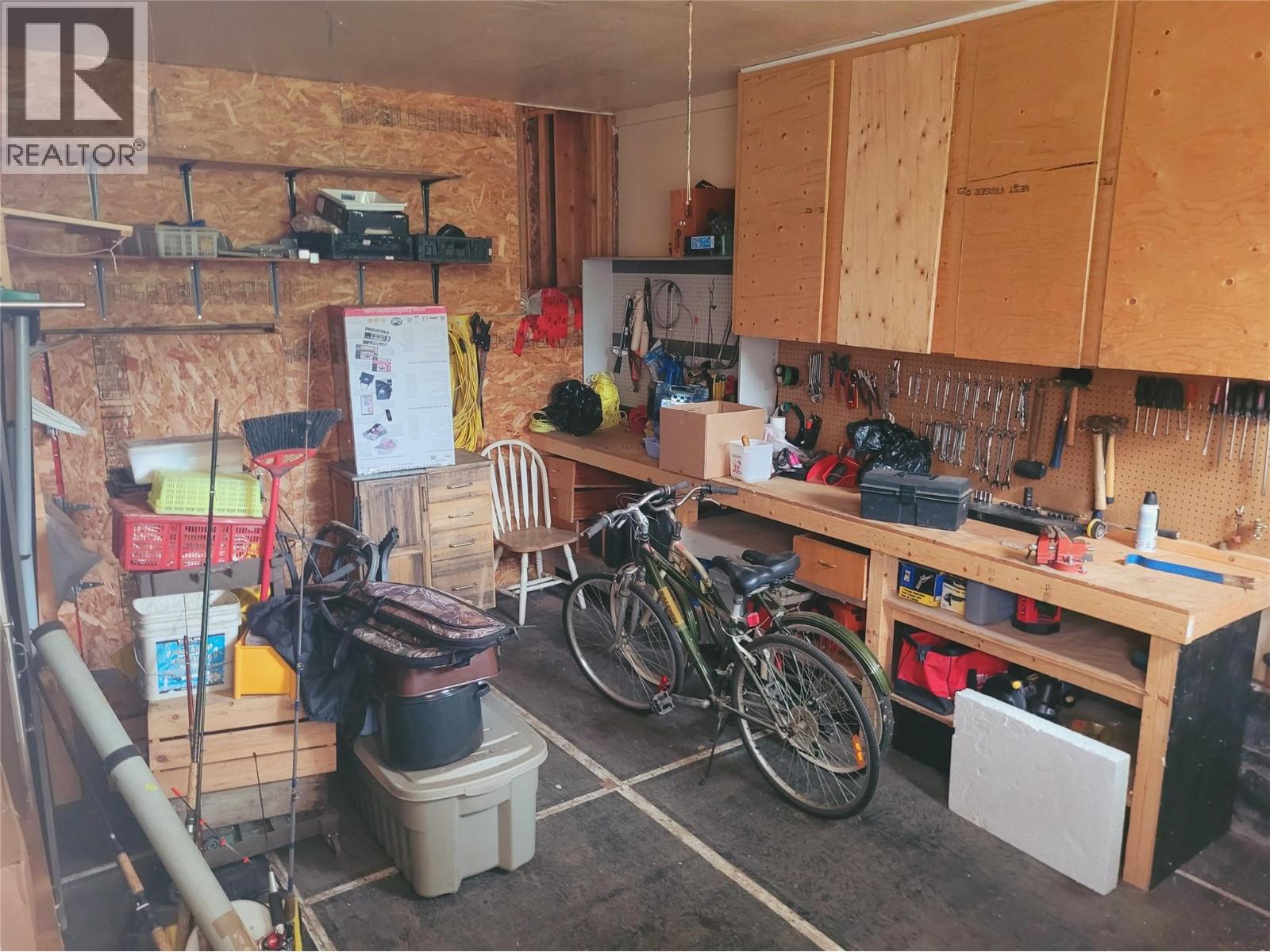 1249 THOMPSON DRIVE - 33