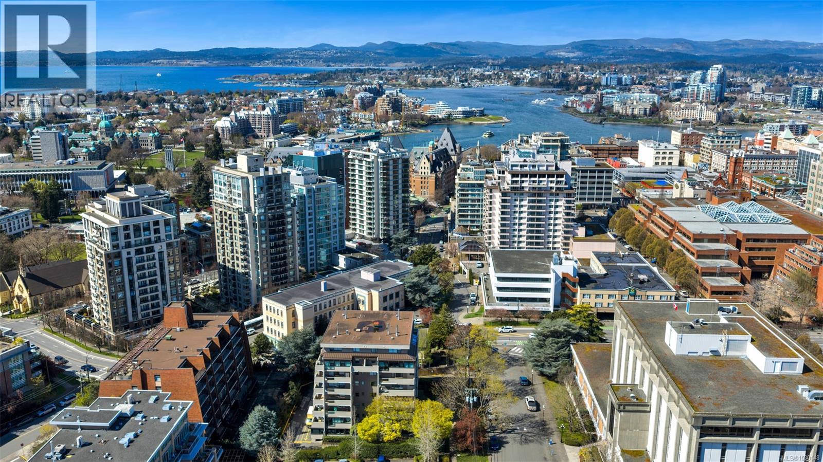 #805 819 BURDETT AVE - 37