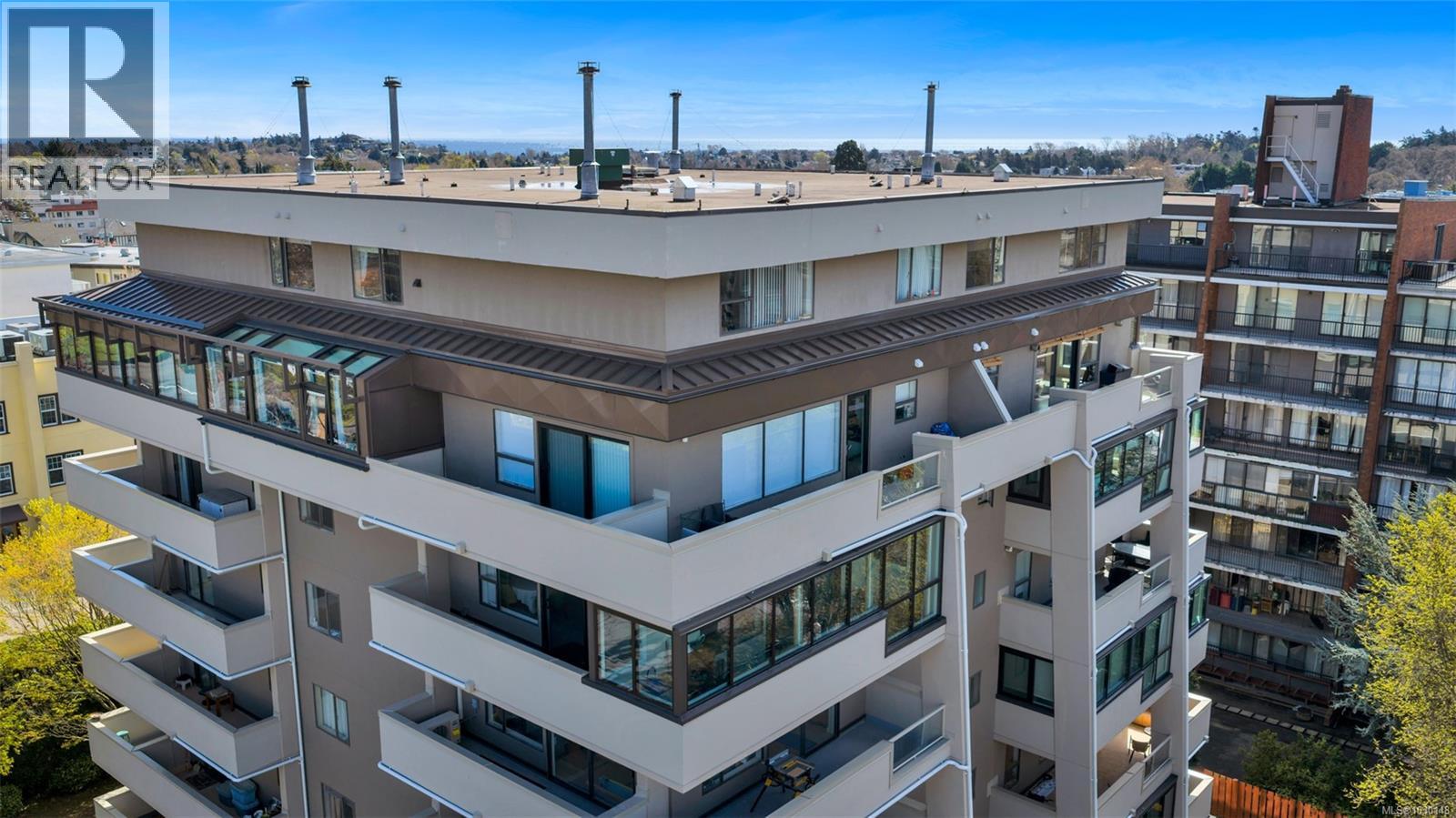 #805 819 BURDETT AVE - 48