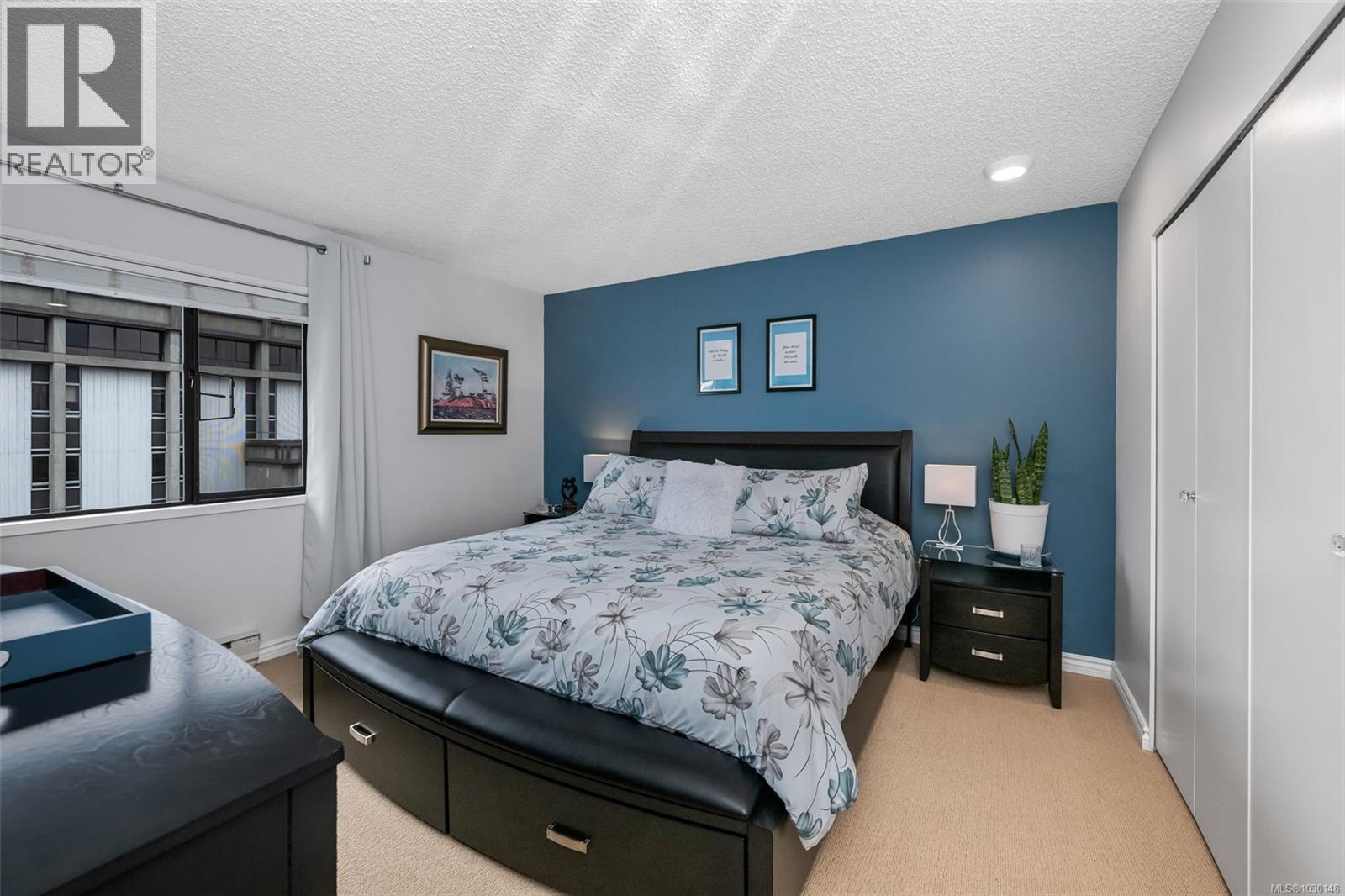 #805 819 BURDETT AVE - 25