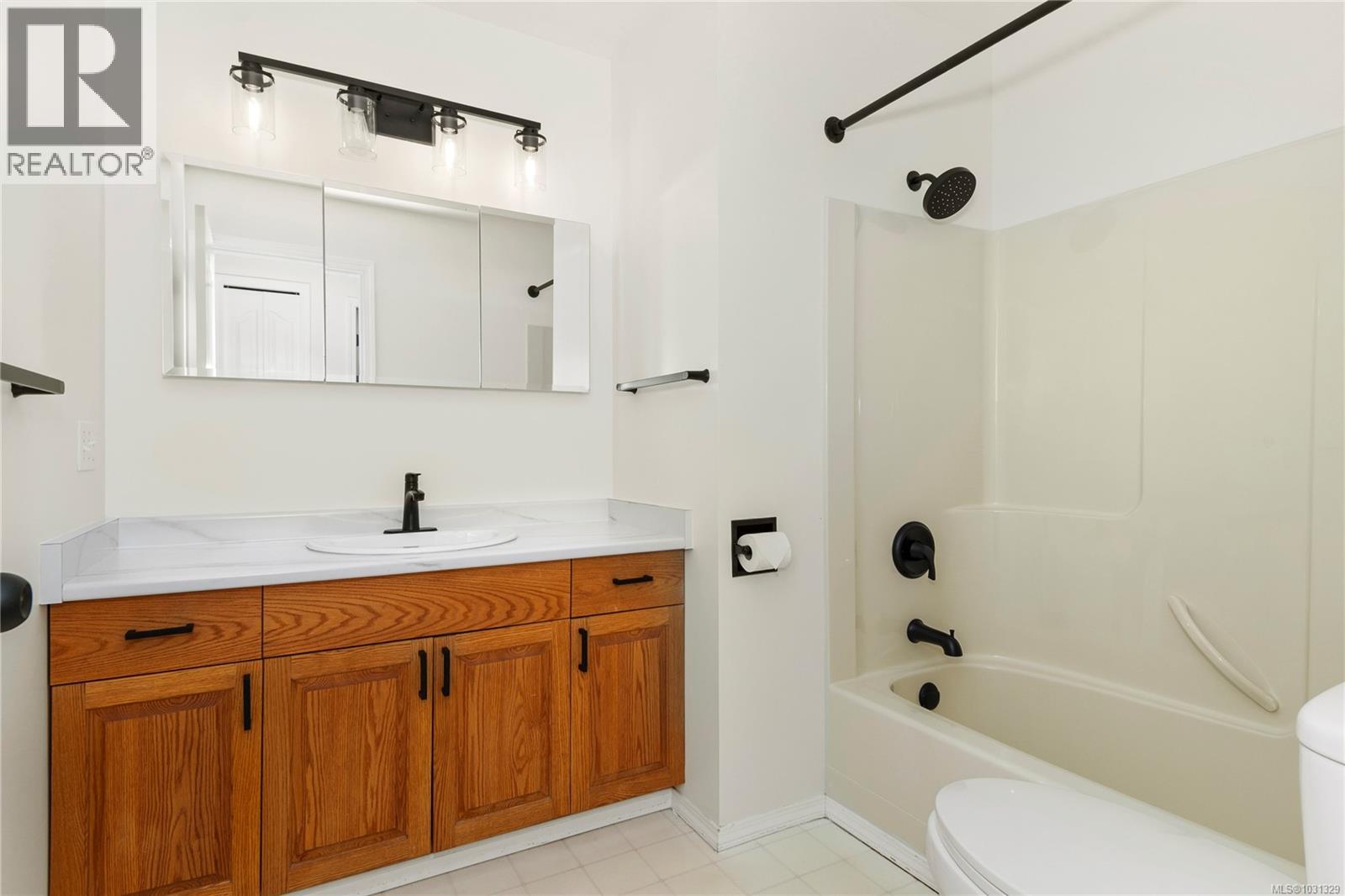 880 Nicholls Rd, Campbell River