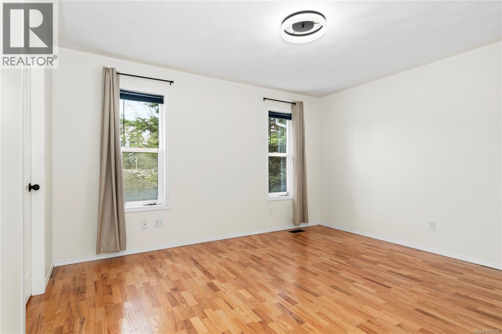 880 Nicholls Rd, Campbell River