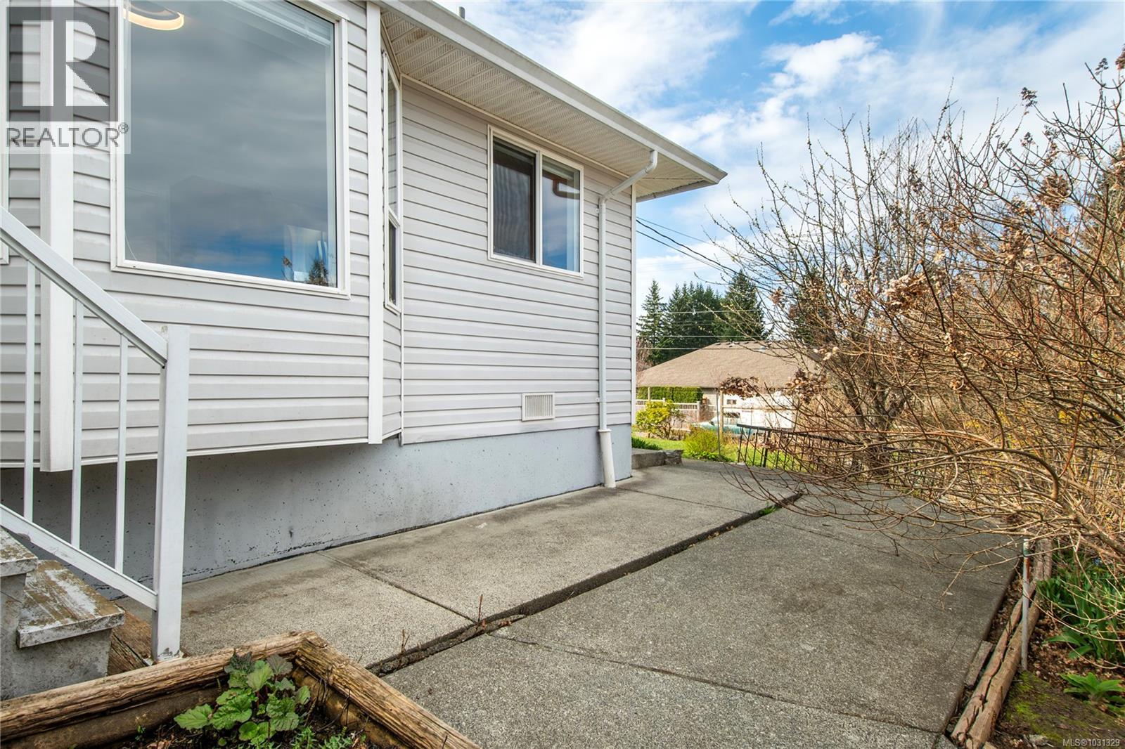 880 Nicholls Rd, Campbell River