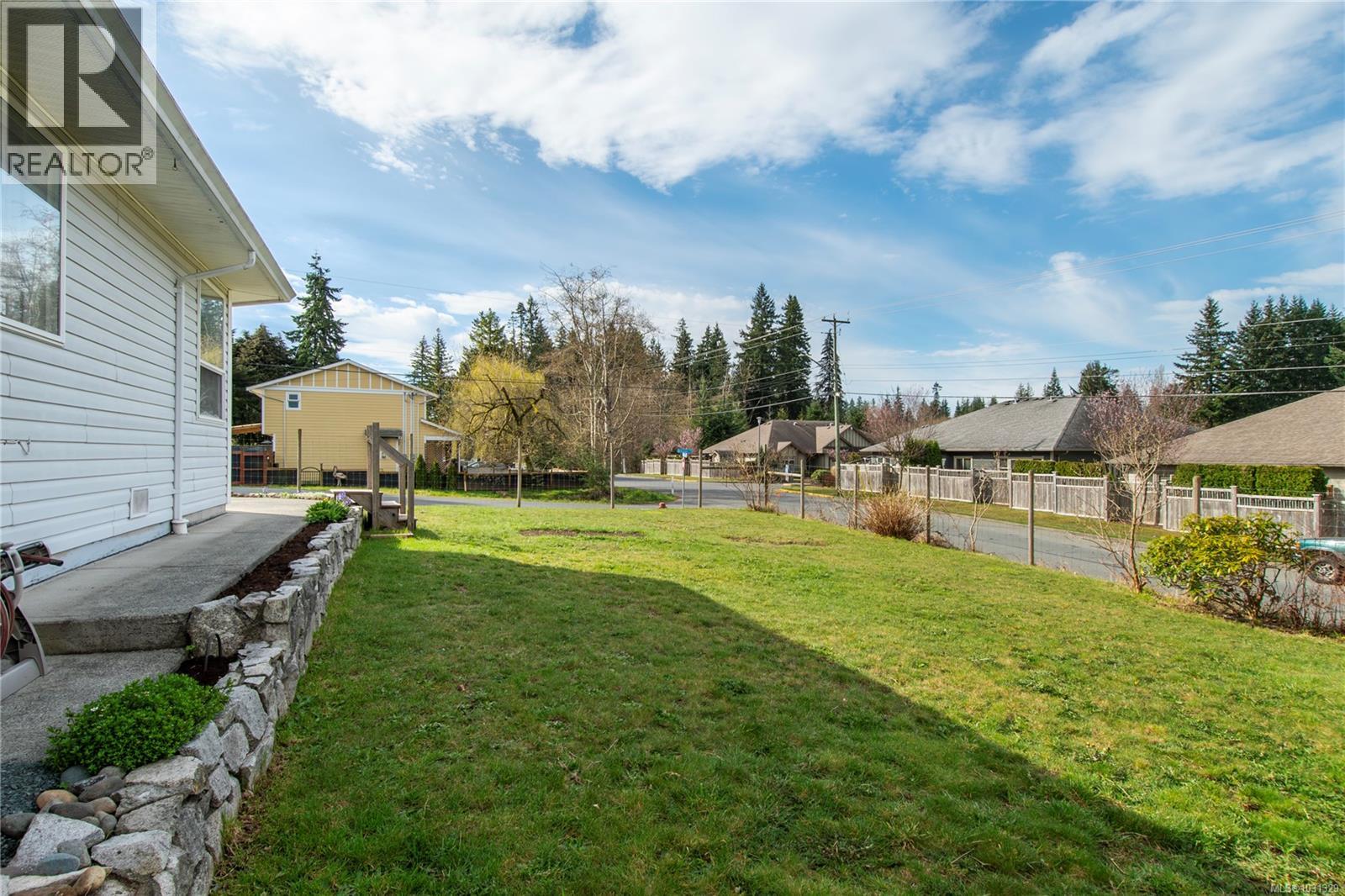 880 Nicholls Rd, Campbell River