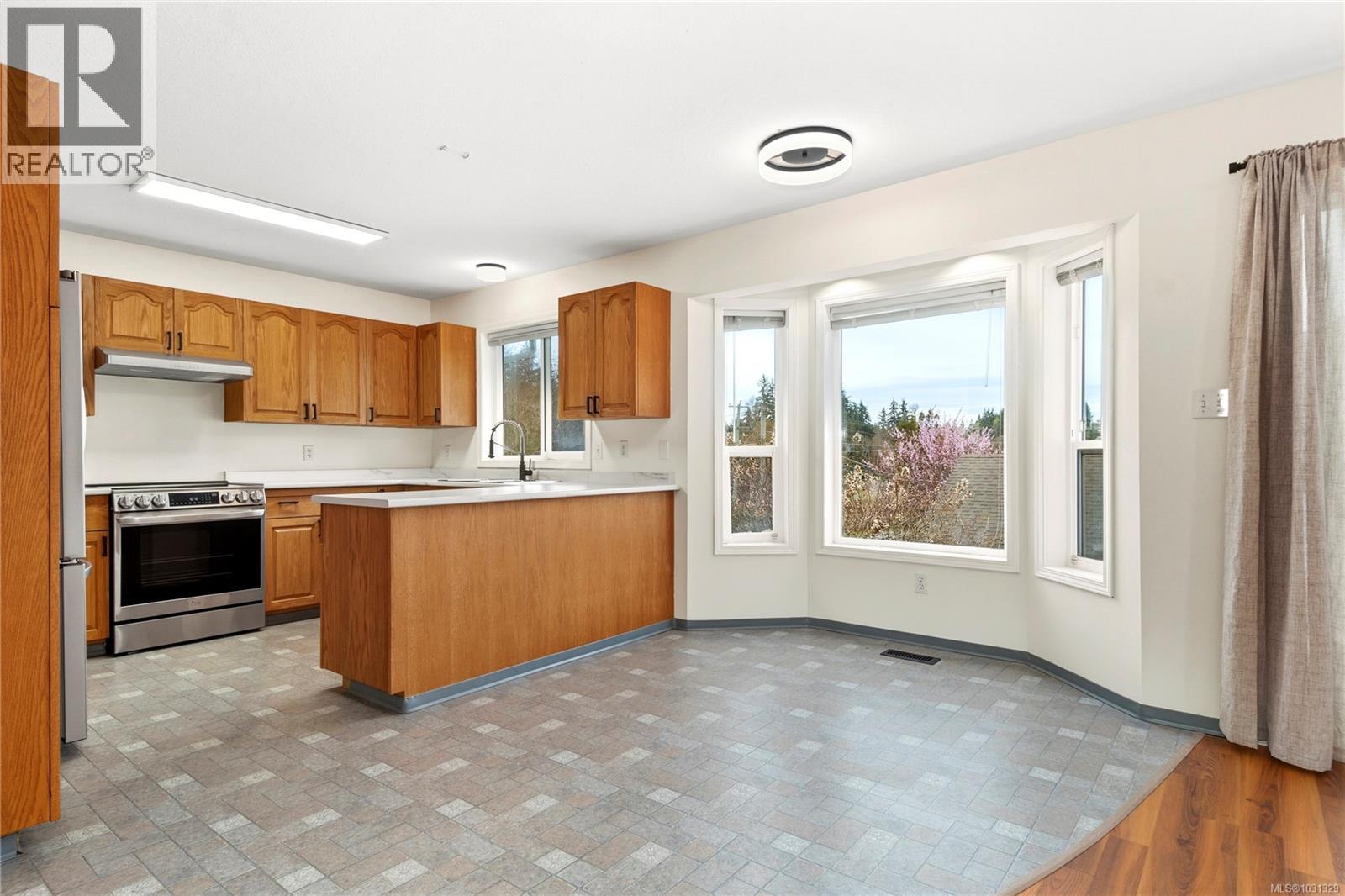 880 Nicholls Rd, Campbell River