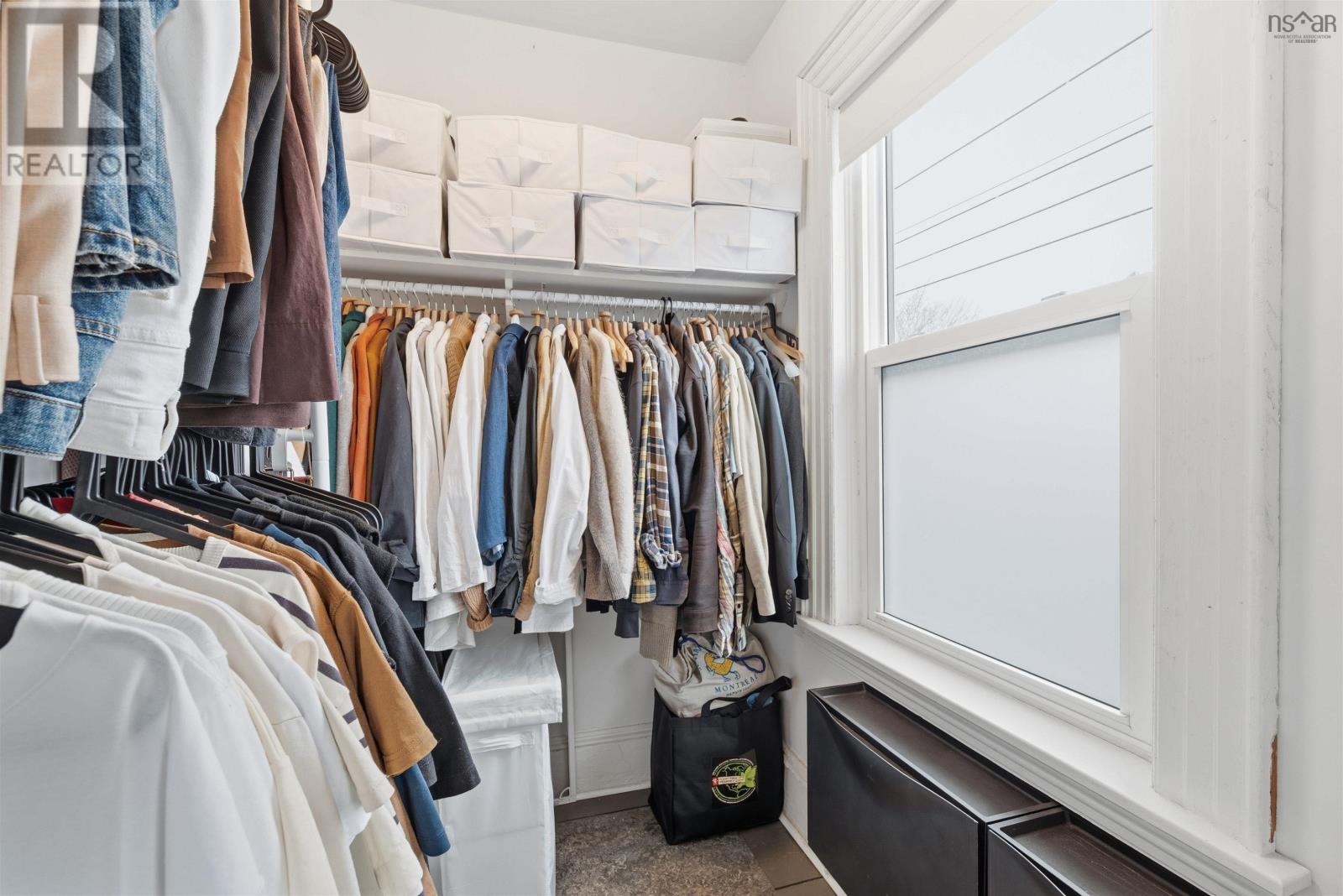 Property 21 of 38 of 2464 Creighton Street