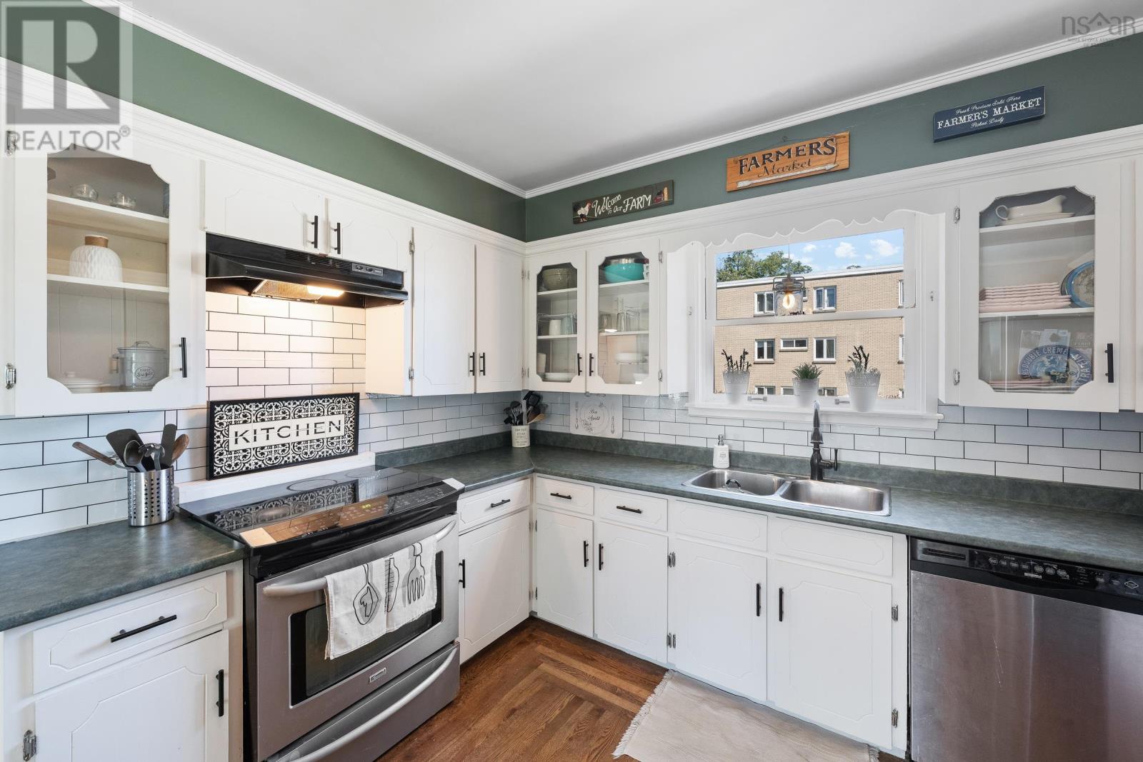 Property 20 of 49 of 15 Brunswick Street