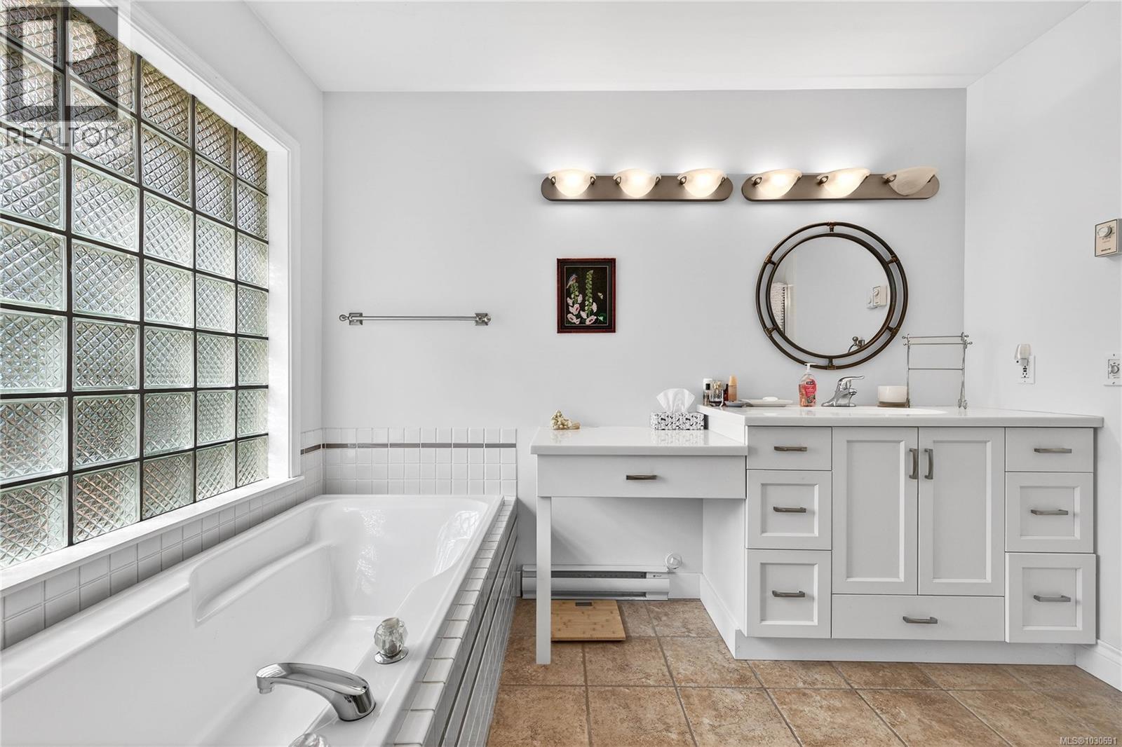 20 258 Lower Ganges Rd, Salt Spring