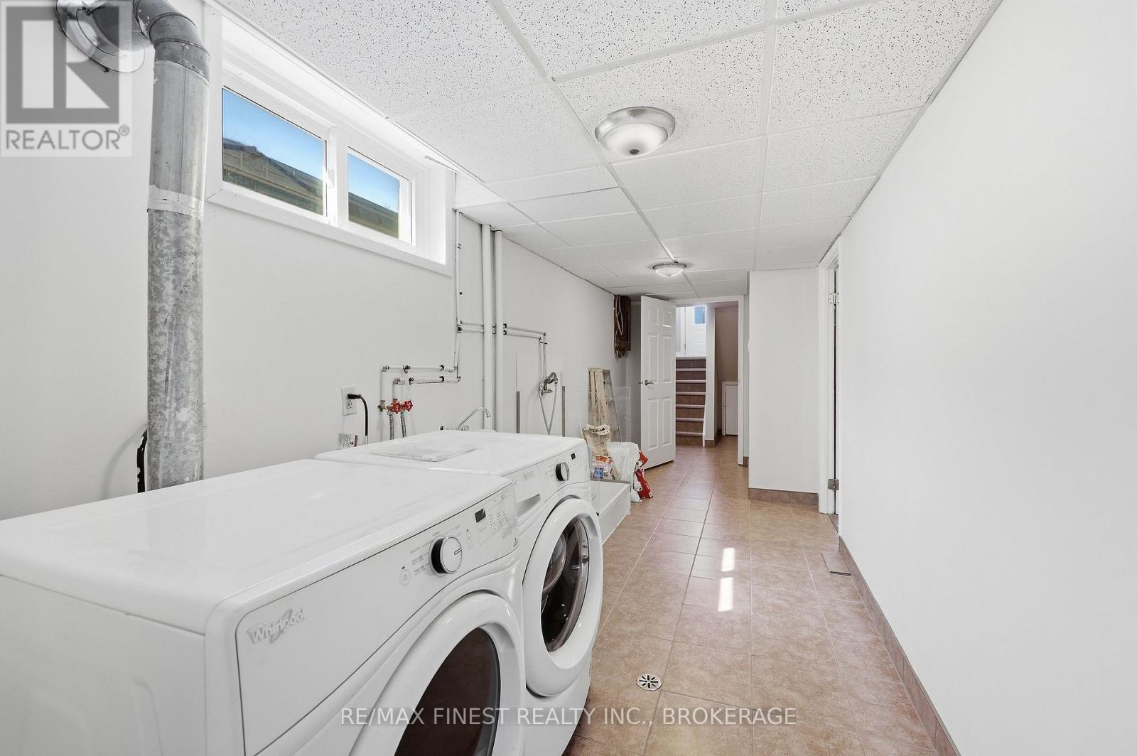 295 OWENS CRESCENT — photo 33