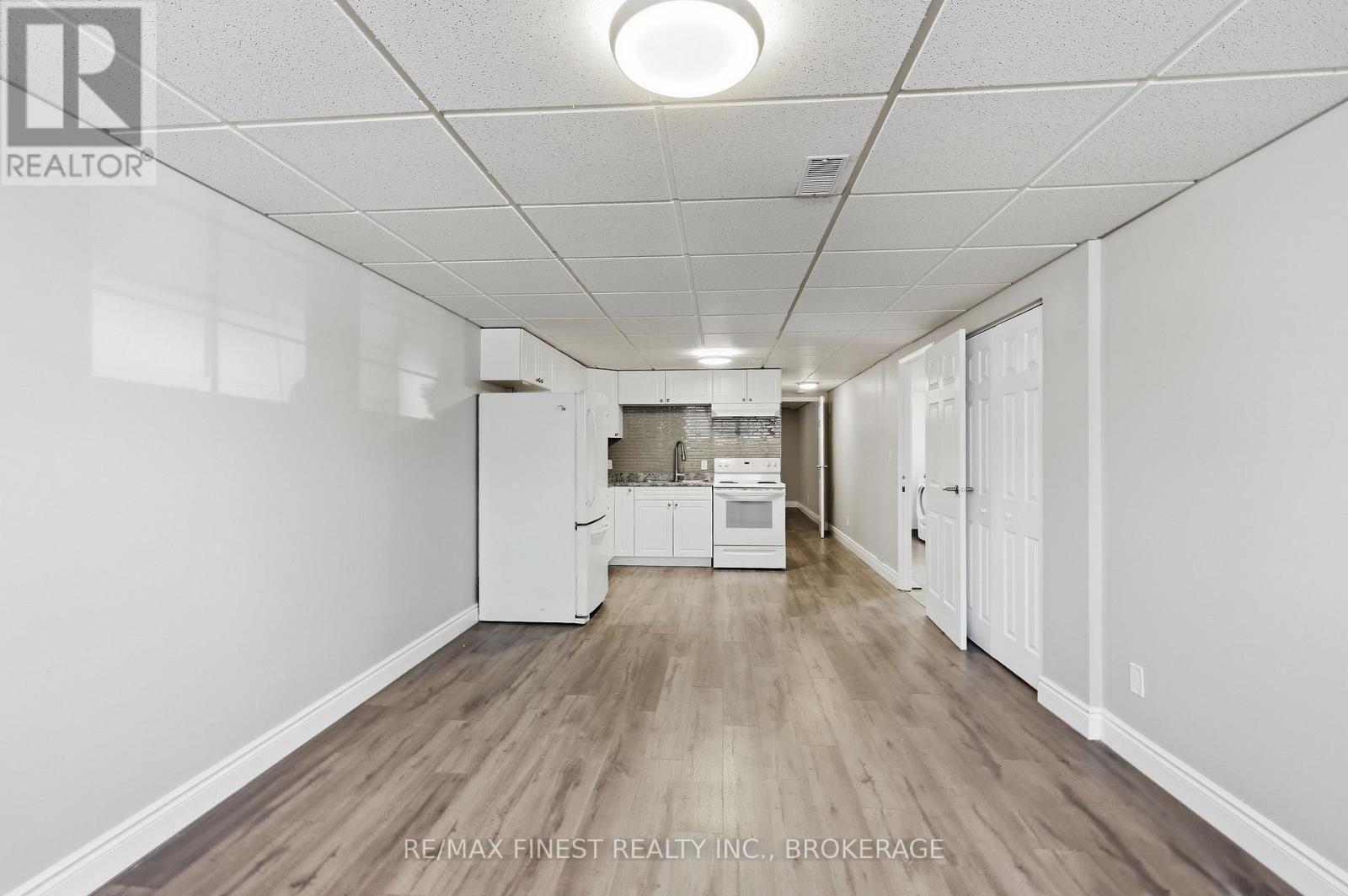 295 OWENS CRESCENT — photo 37