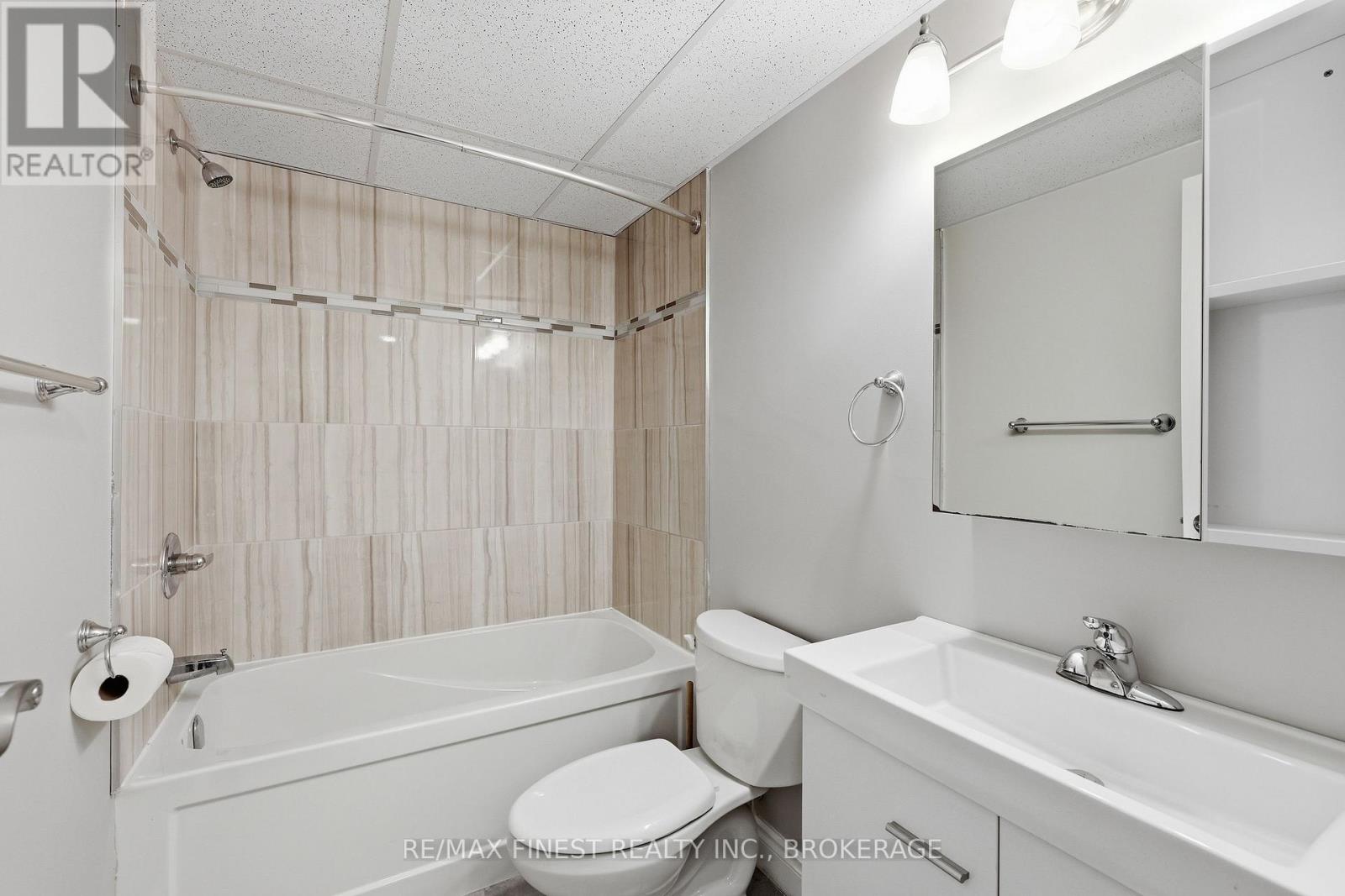 295 OWENS CRESCENT — photo 39