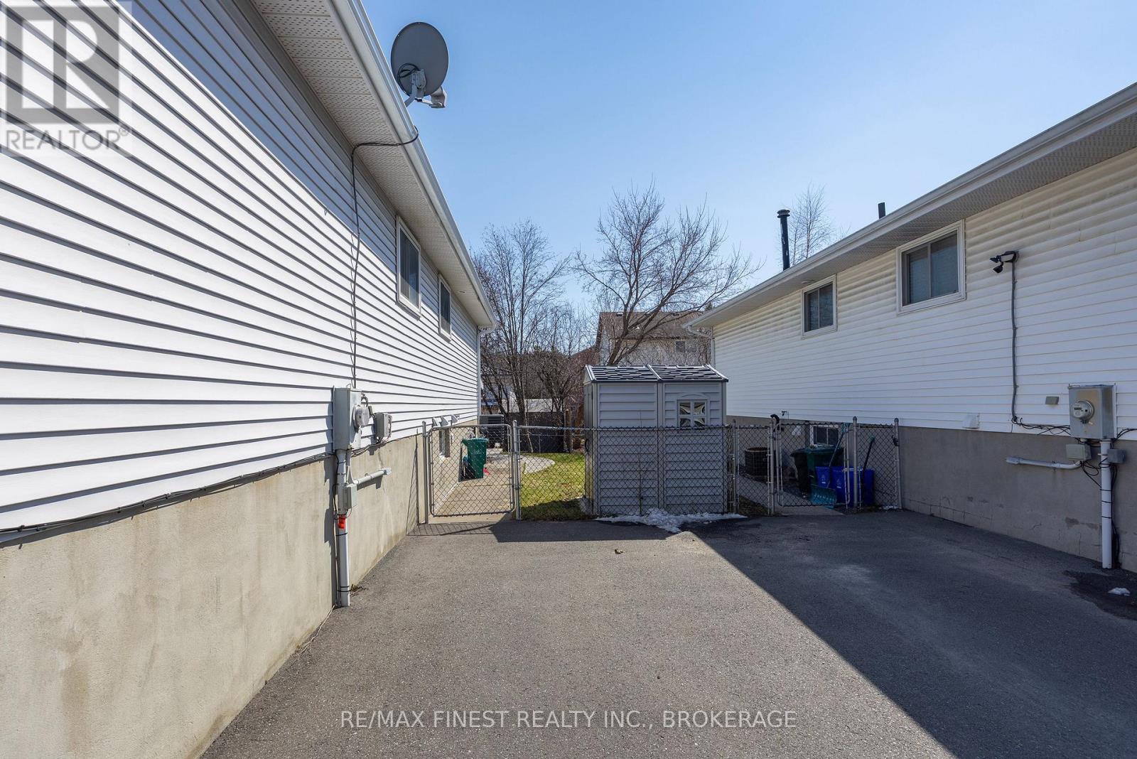 295 OWENS CRESCENT — photo 42