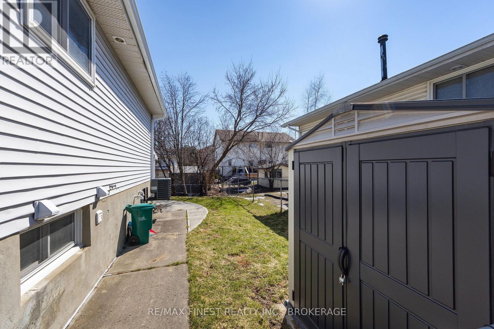 295 OWENS CRESCENT — photo 43
