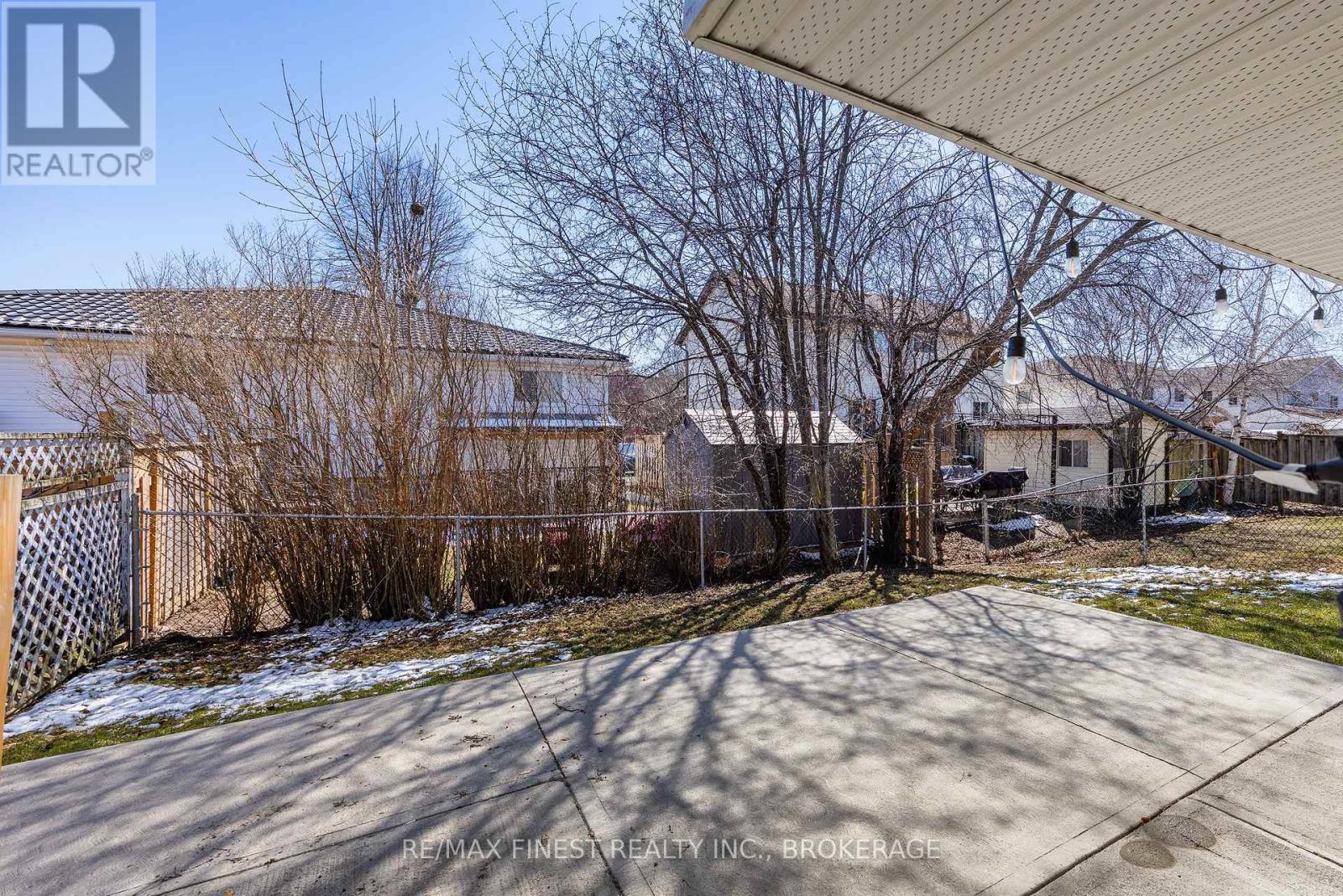 295 OWENS CRESCENT — photo 49