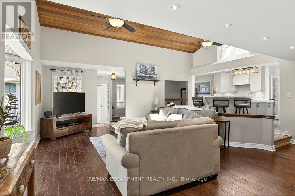 2119 PAISLEY AVENUE - 19