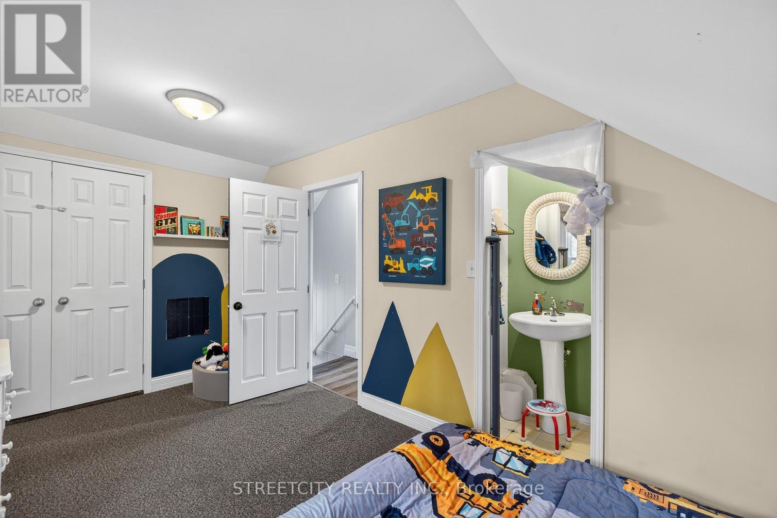 12 PEARL STREET Property Photo