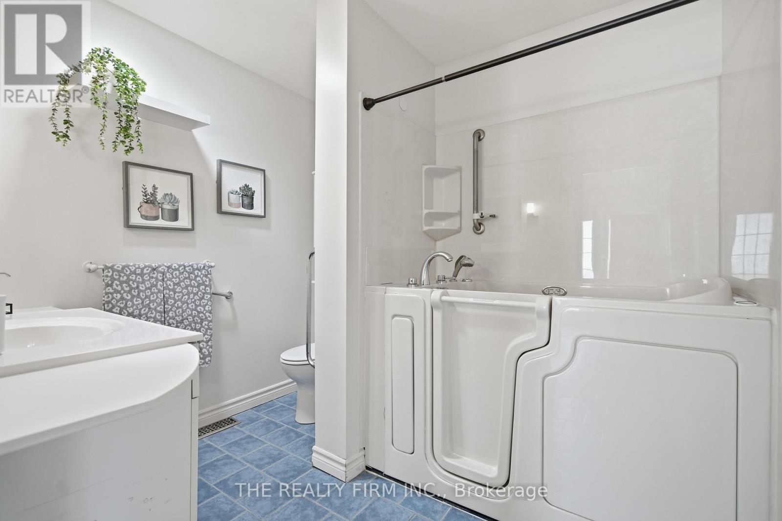 460 MOORE STREET Property Photo