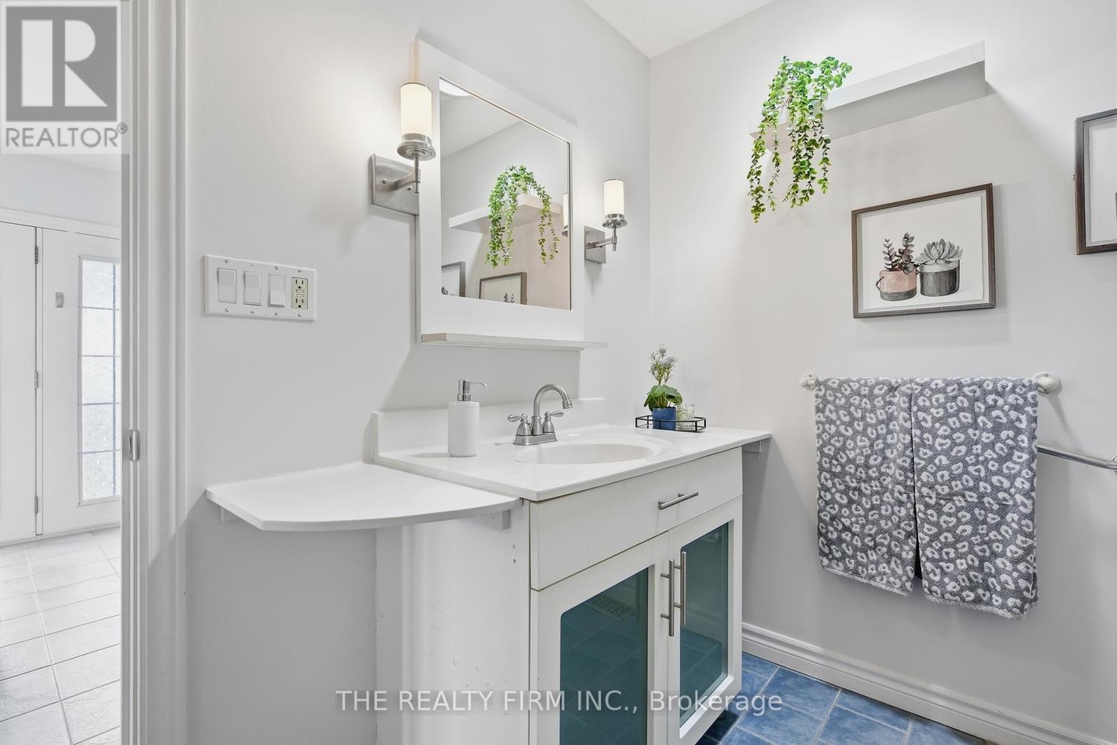 460 MOORE STREET Property Photo