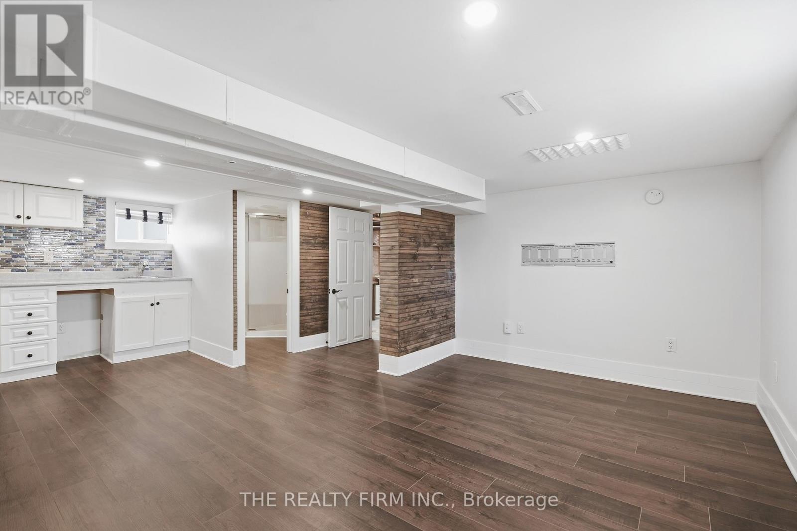 460 MOORE STREET Property Photo