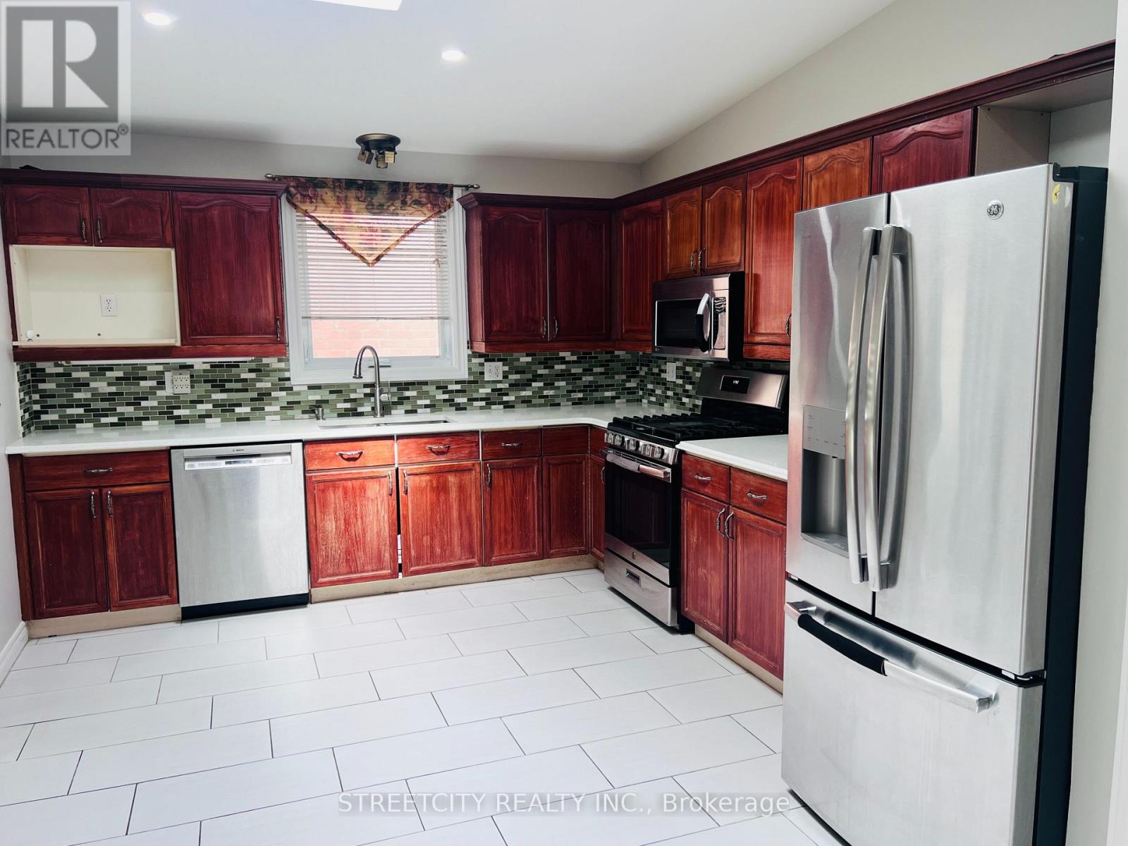 1279 ALDERSBROOK ROAD Property Photo