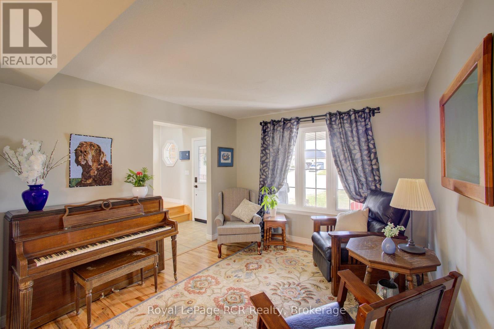 232 CONESTOGA STREET N - 9