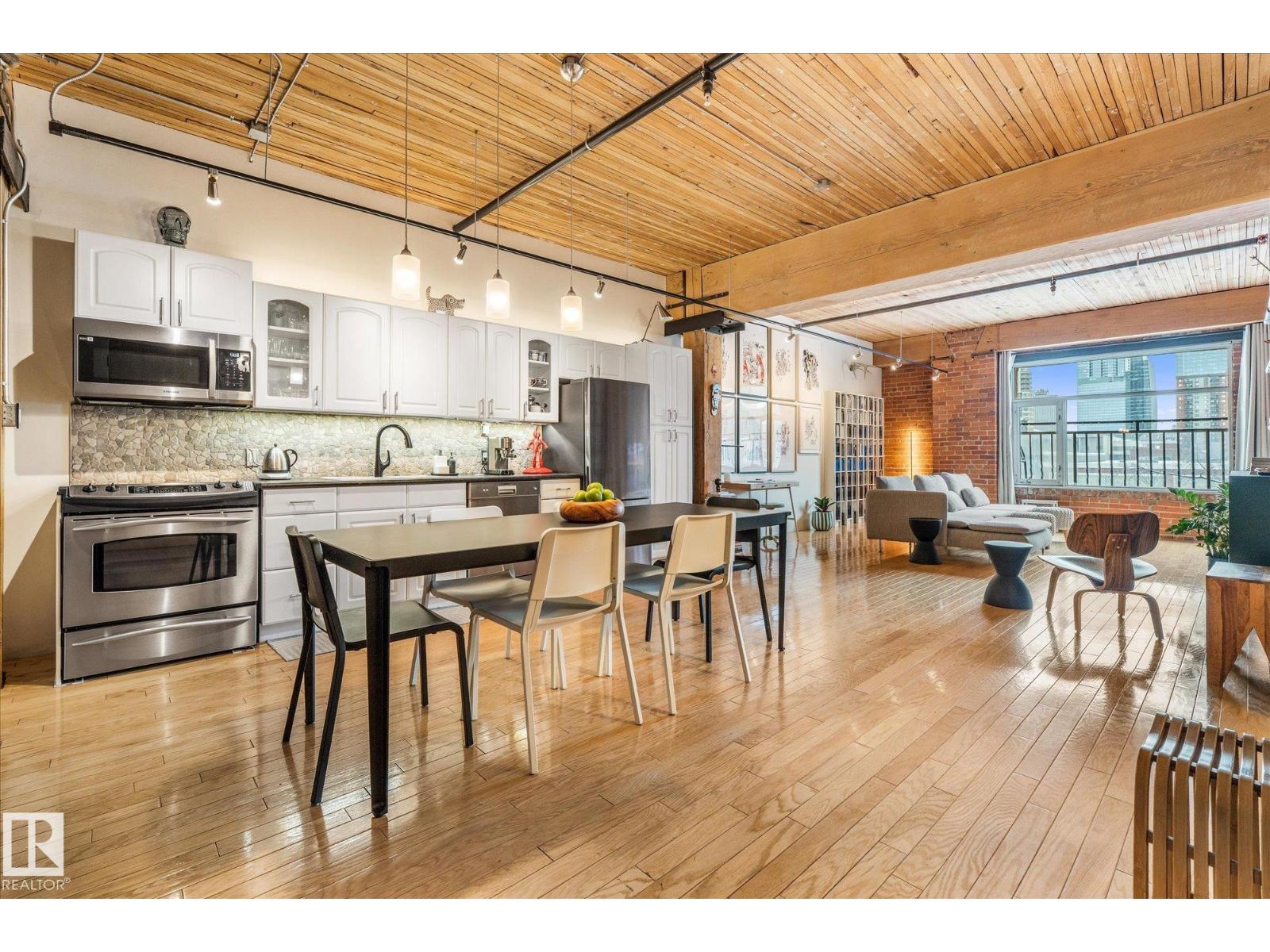 #310 10301 109 ST NW, Edmonton