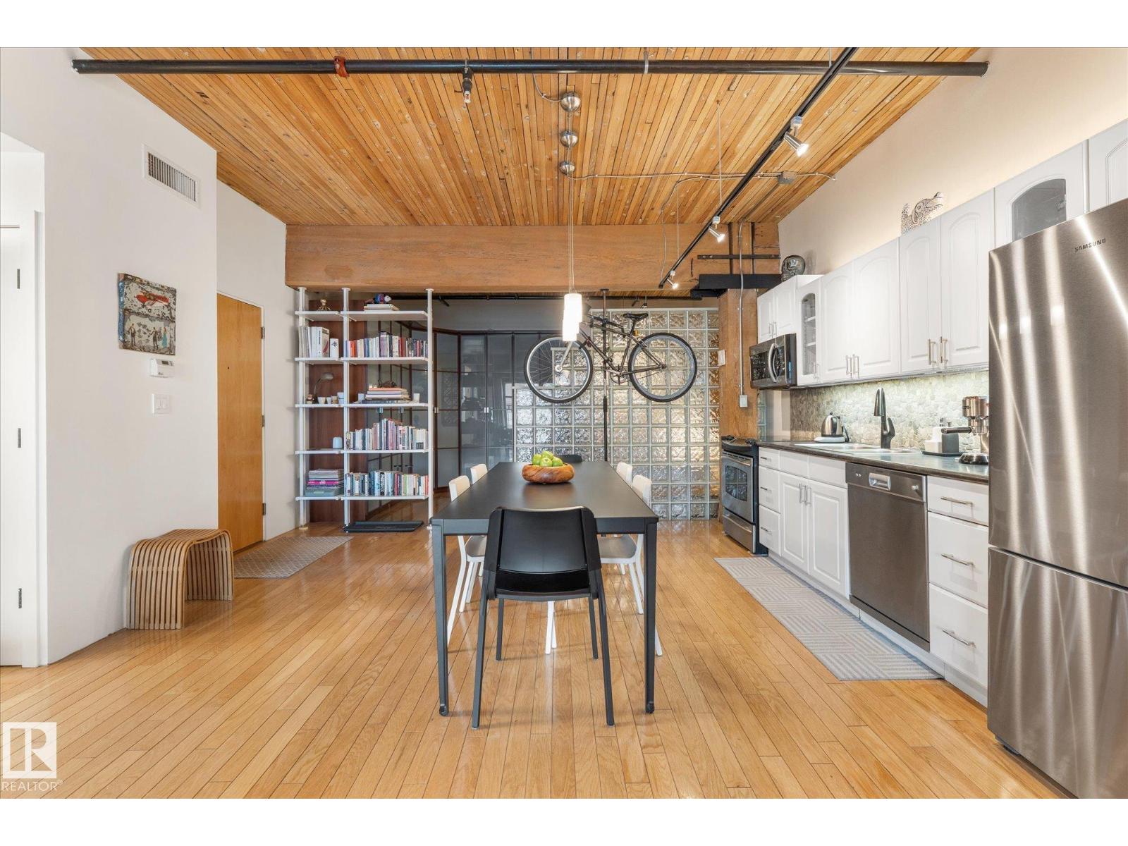 #310 10301 109 ST NW, Edmonton