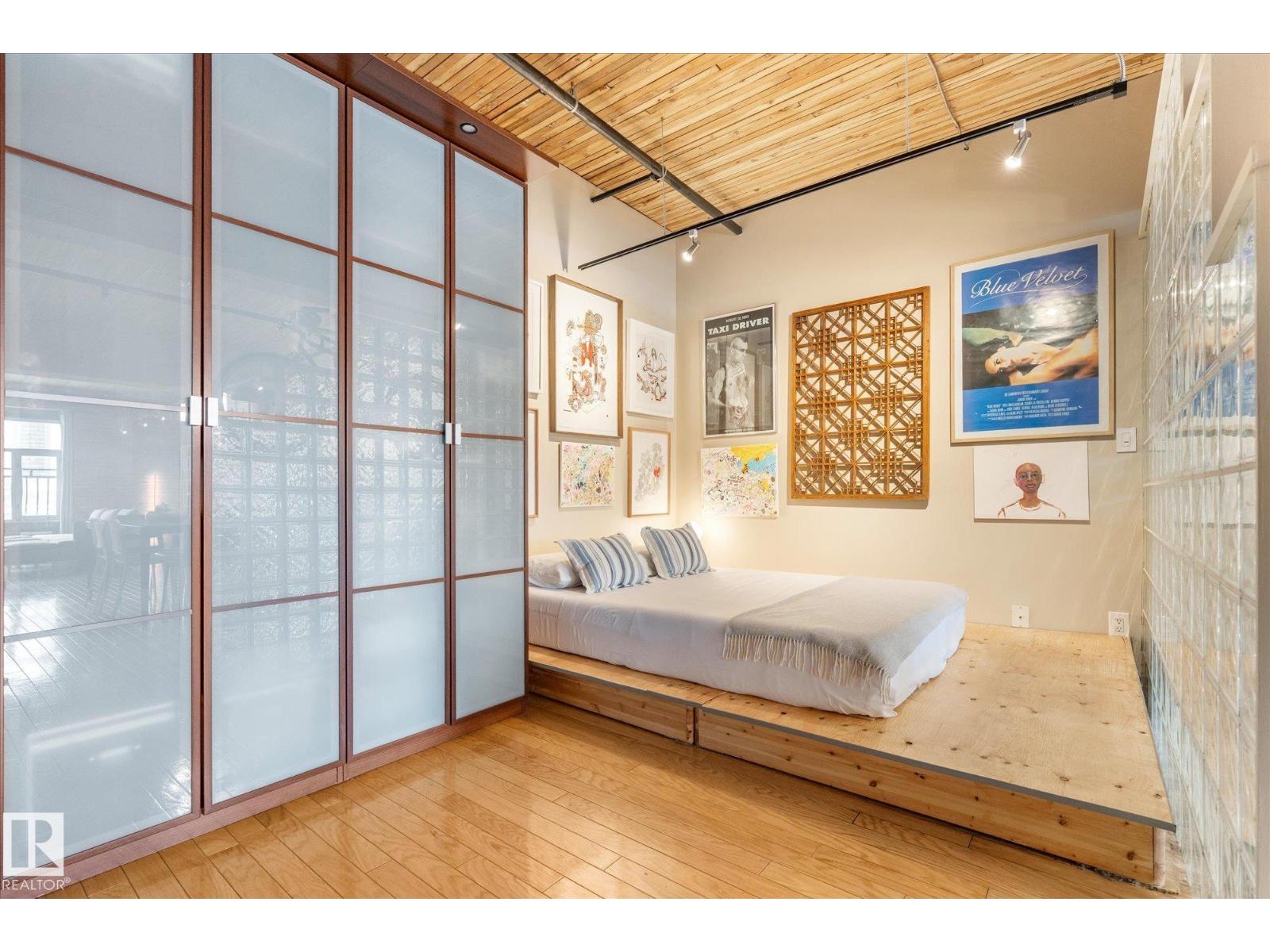 #310 10301 109 ST NW, Edmonton