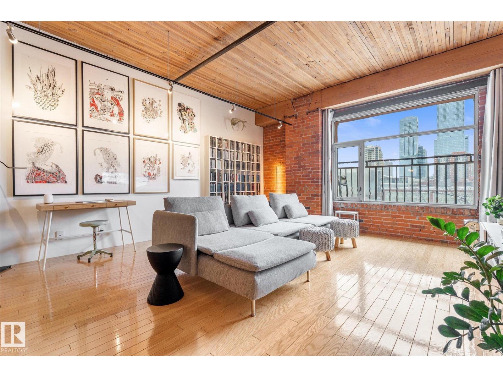 #310 10301 109 ST NW, Edmonton