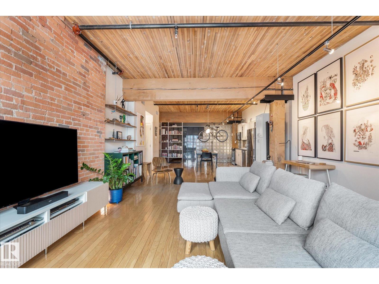 #310 10301 109 ST NW, Edmonton